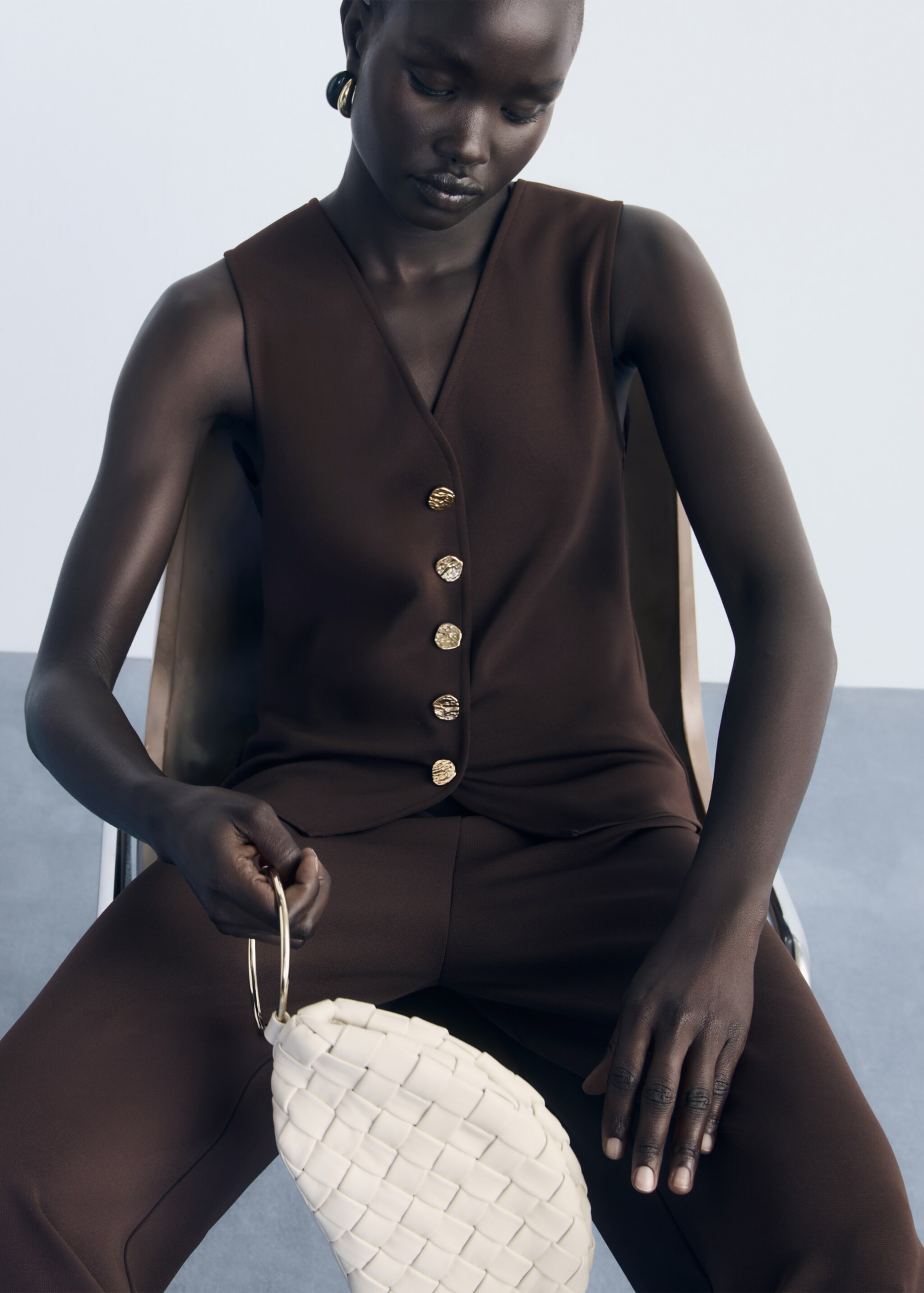 Gilet with jewel buttons - Details of the article 2, Brown. Ref: 17094445-00.
