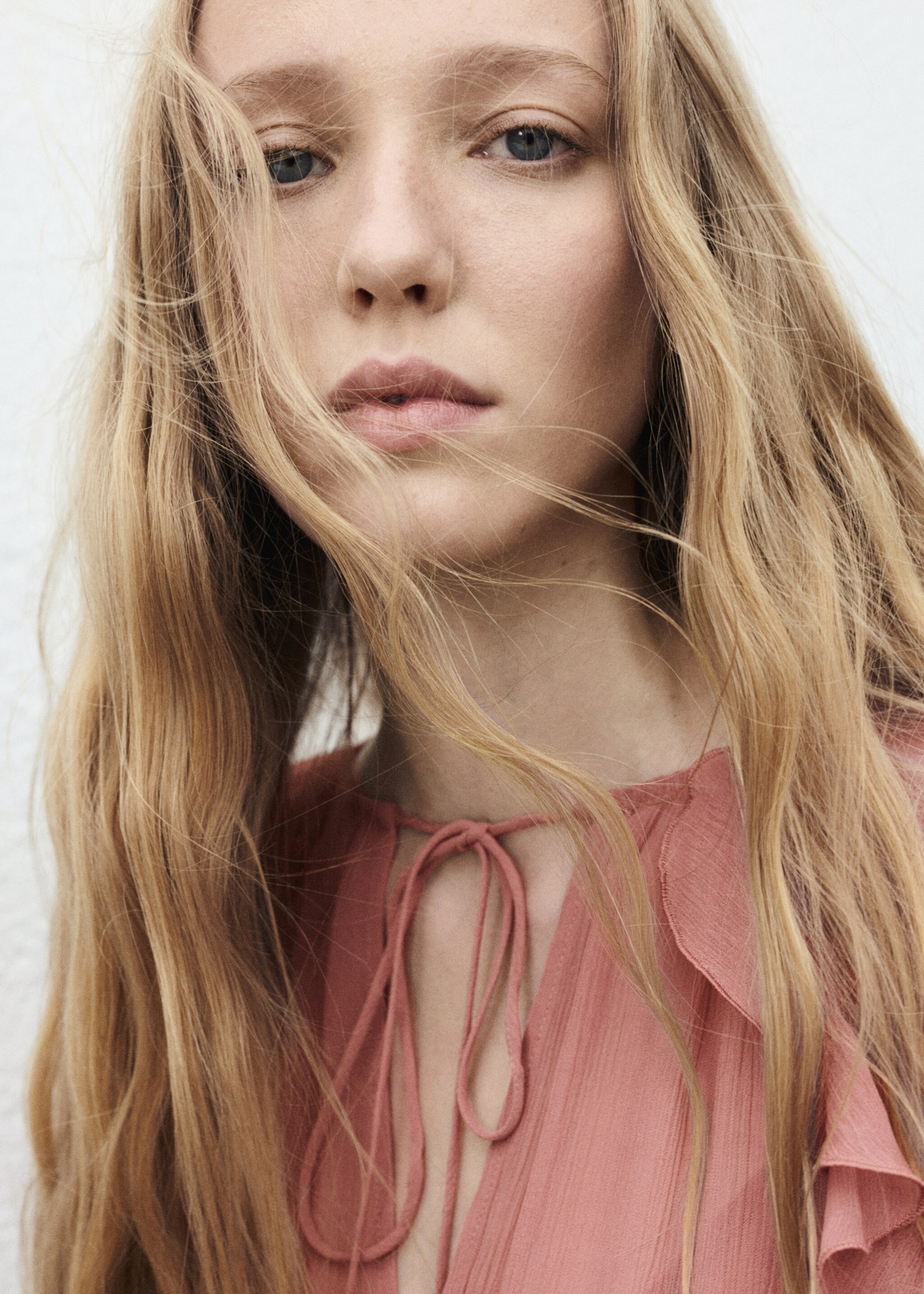 Short ruffled dress - Details of the article 1, Pink. Ref: 17094446-00.