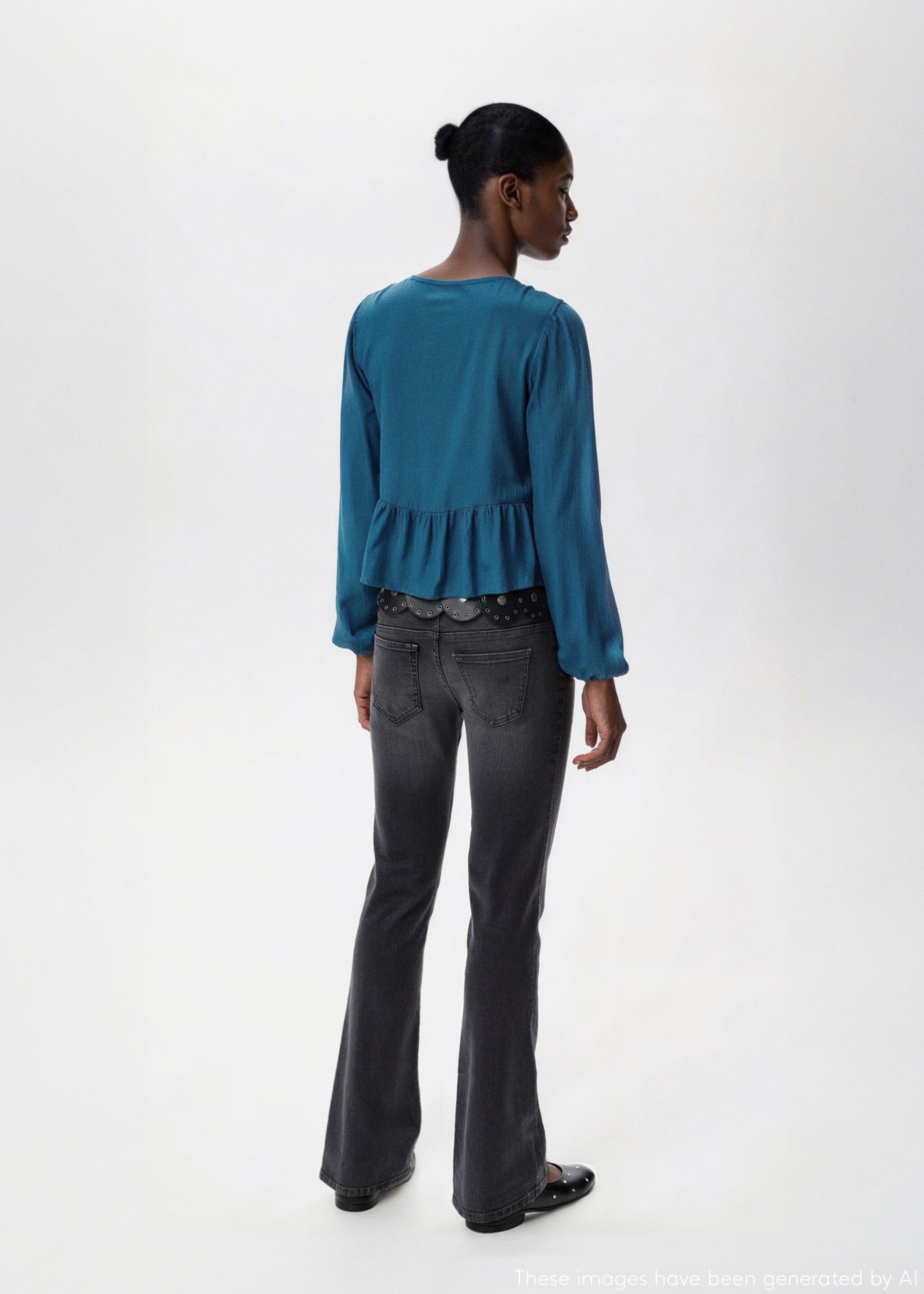 Blouse fluide froncée - Verso de l’article, Bleu pétrole. Ref: 17094774-00.
