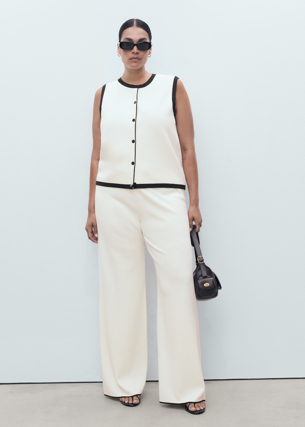 Contrasting low-rise knitted pants