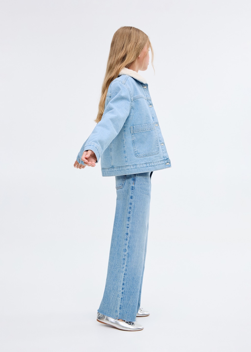 Denim jacket with fur lining