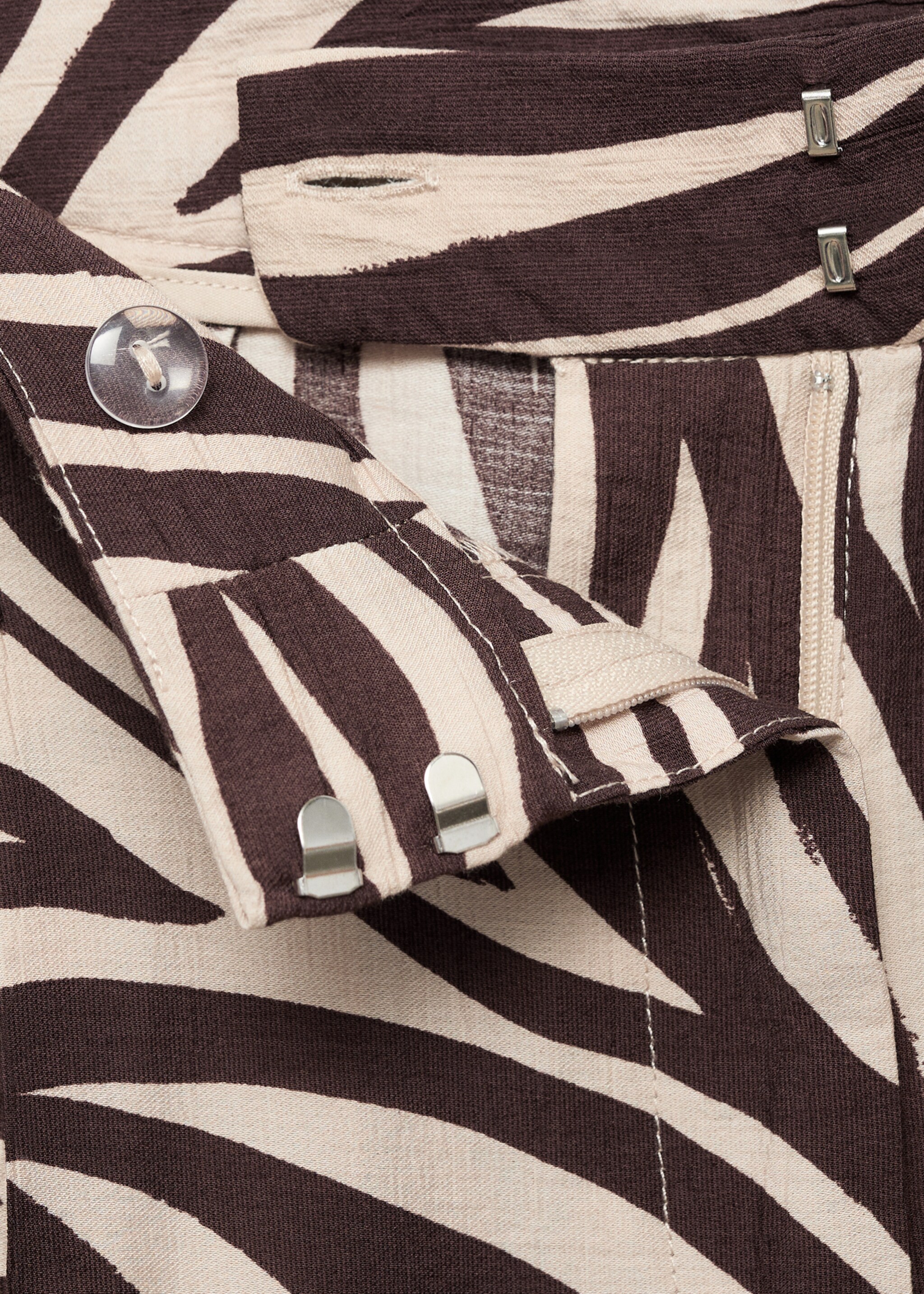 Straight pleat zebra print trousers - Details of the article 8, Black. Ref: 17094785-00.