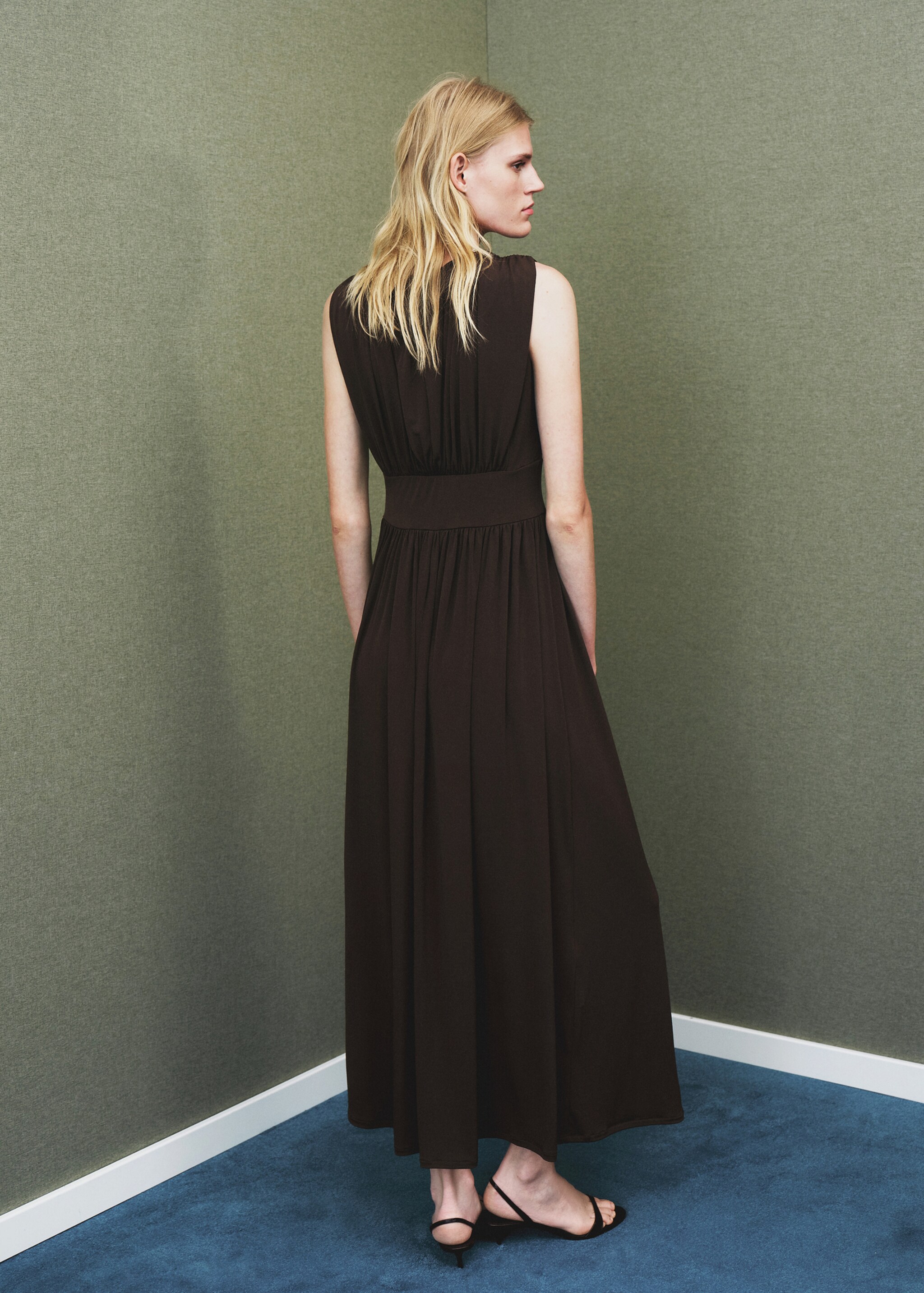 Long gathered dress - Reverse of the article, Brown. Ref: 17094787-00.