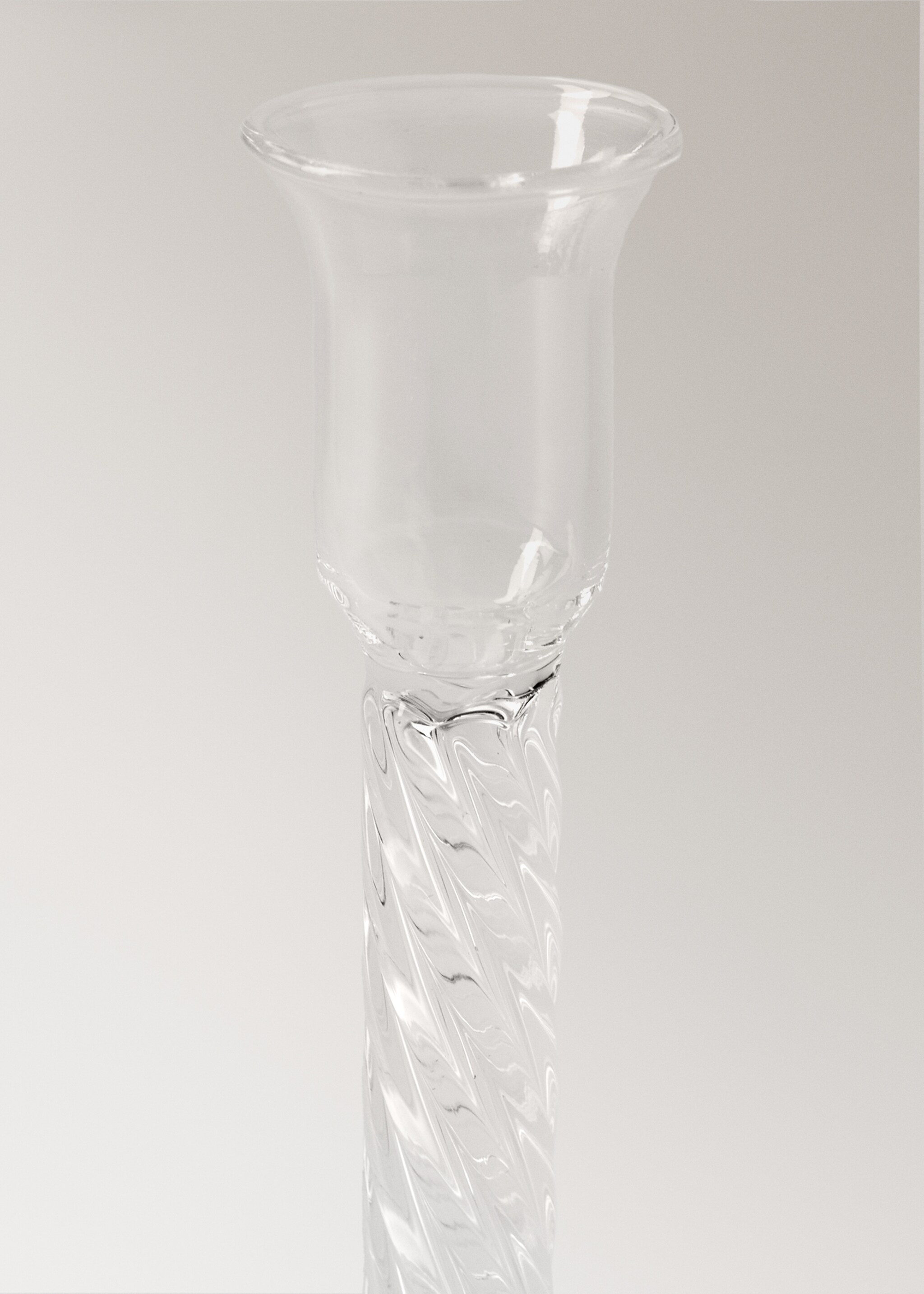 Κηροπήγιο από βοριοπυριτικό γυαλί με σπειροειδή κορμό - Λεπτομέρεια του προϊόντος 1, Γκρι Πάγου. Ref: 17094788-00.