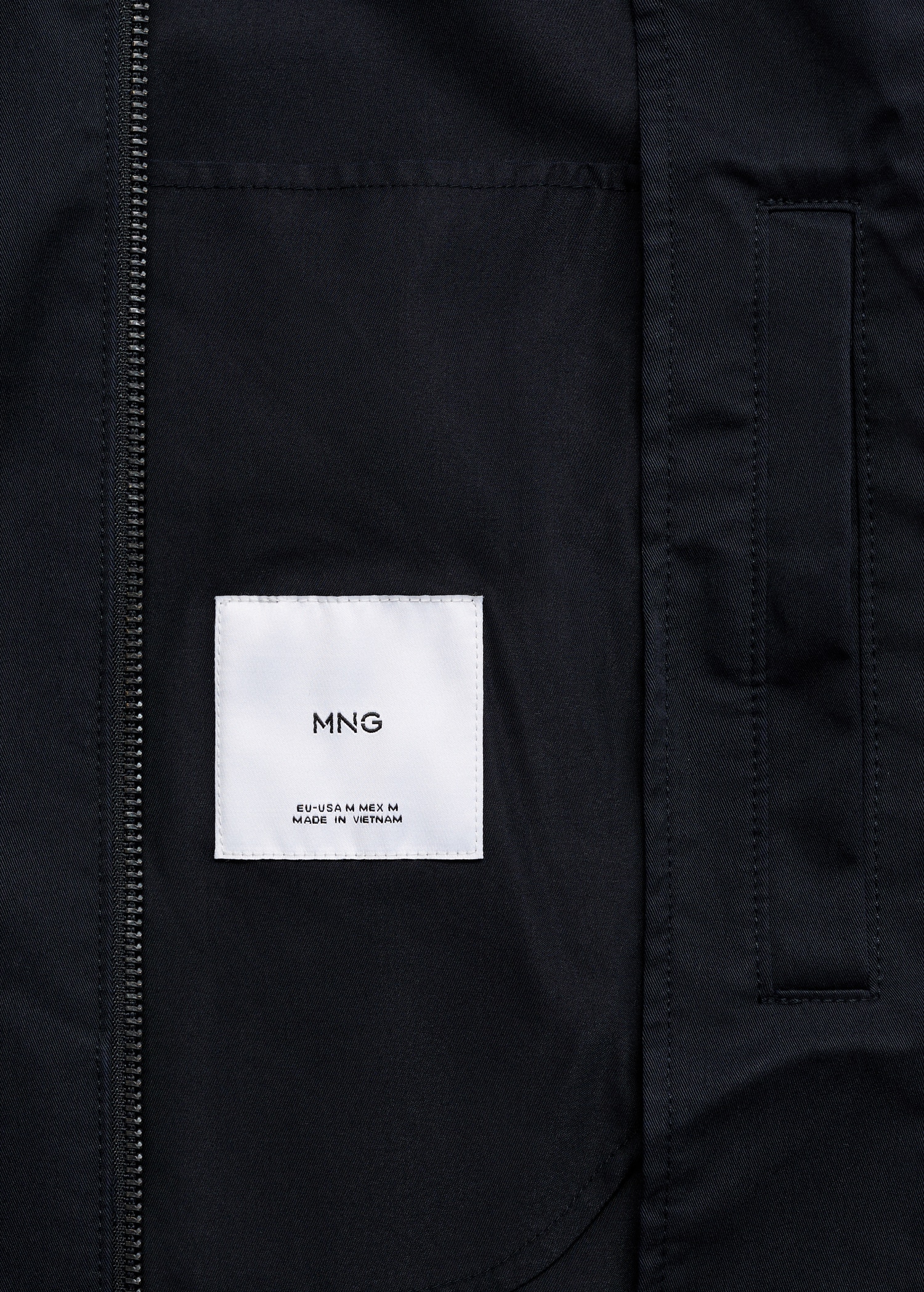 Jacket with a shirt collar and zip - Details of the article 0