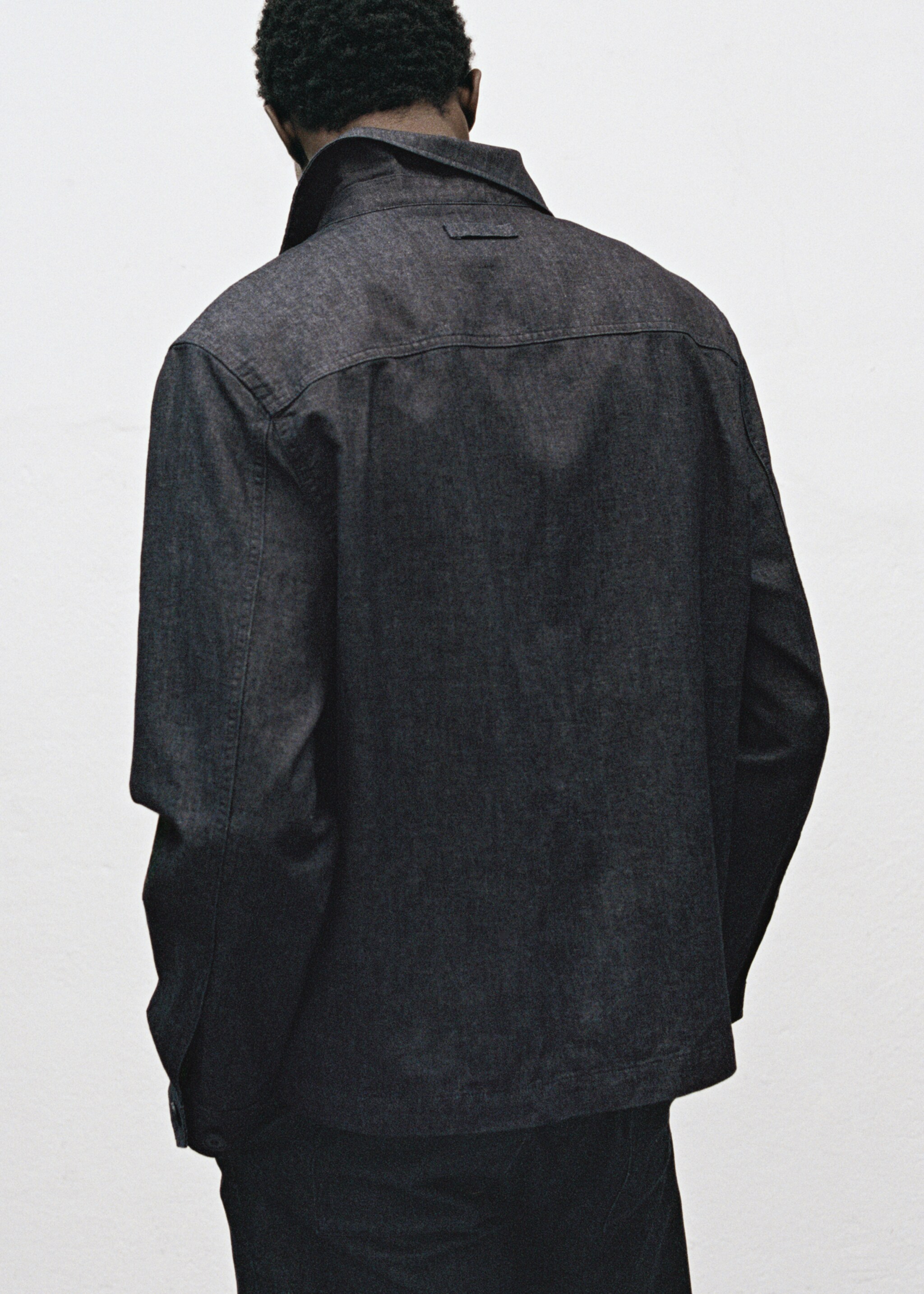 Denim overshirt with pocket - Details of the article 3, Open Blue. Ref: 17095141-00.