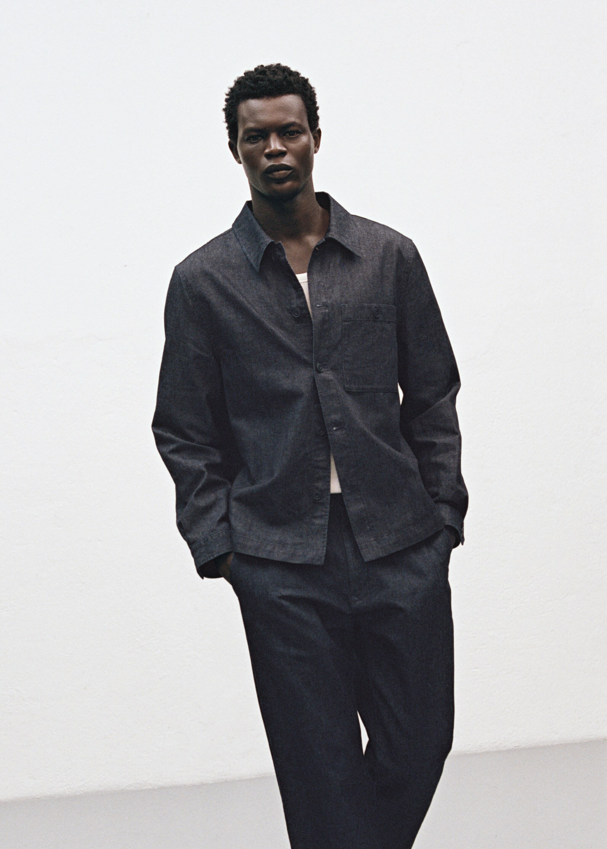 Denim overshirt with pocket - Details of the article 5, Open Blue. Ref: 17095141-00.