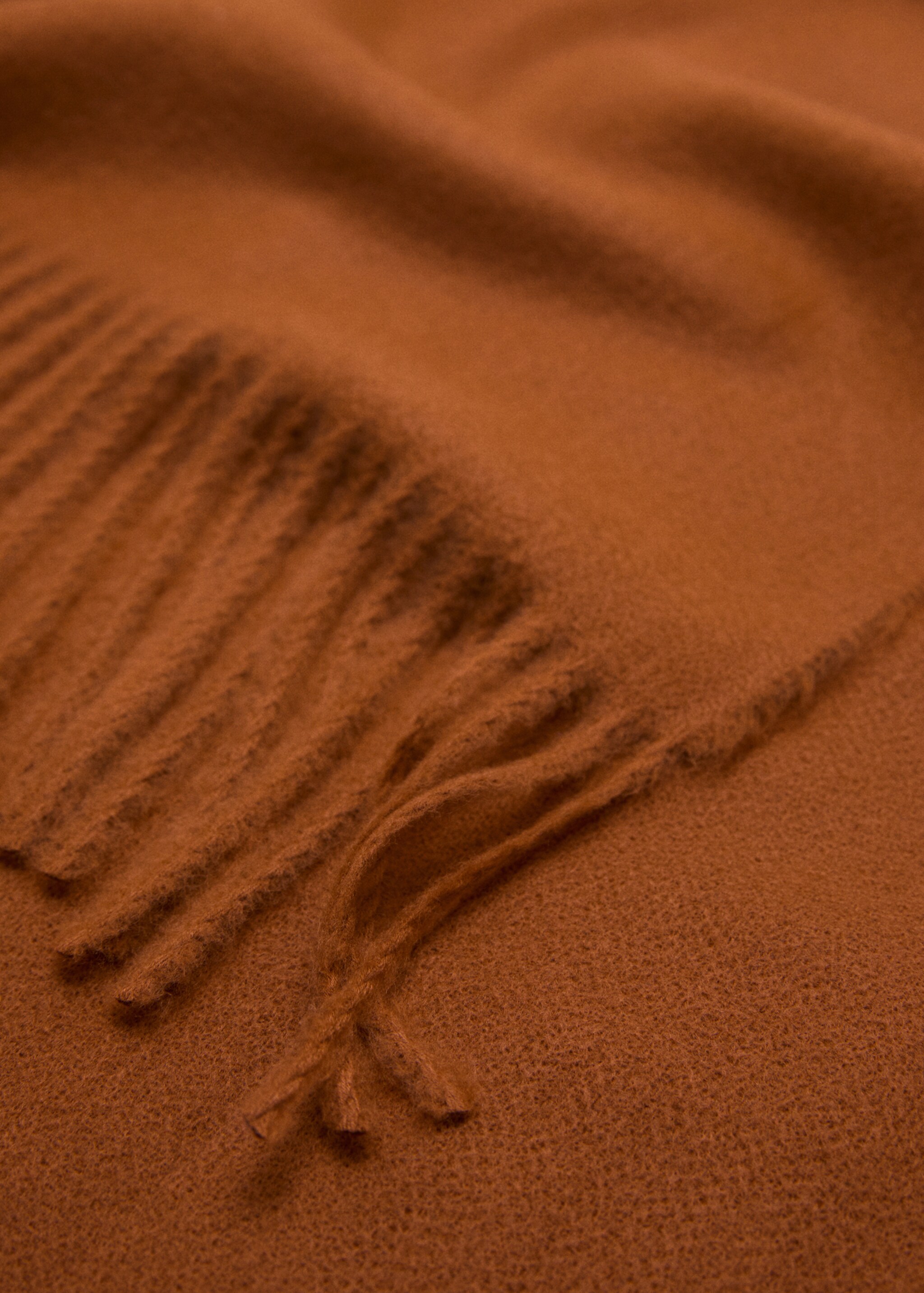 Fringed edge scarf - Medium plane, Caramel. Ref: 17095145-00.