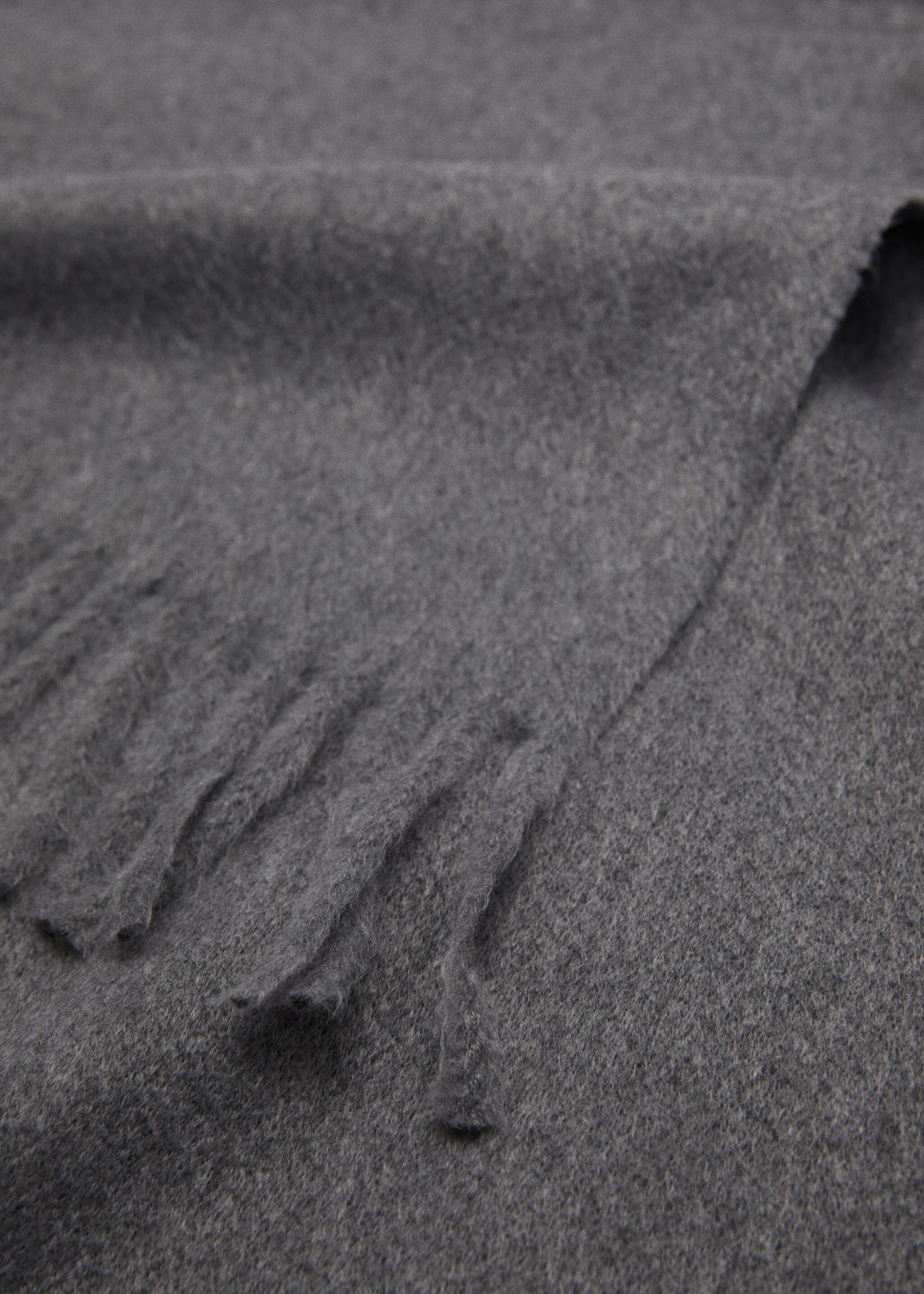 Fringed edge scarf - Medium plane, Dark Heather Grey. Ref: 17095145-00.