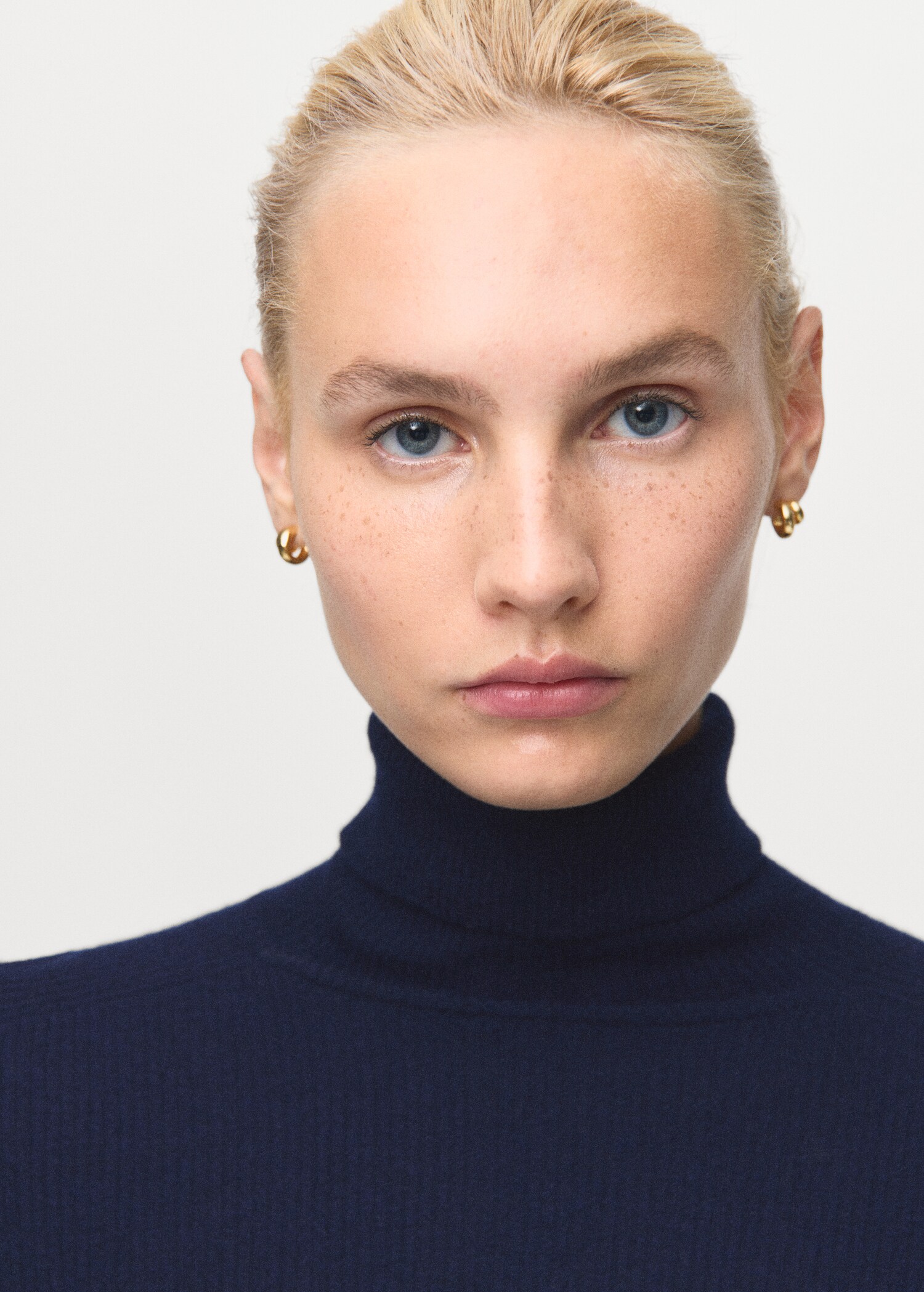 Turtleneck wool sweater - Details of the article 1