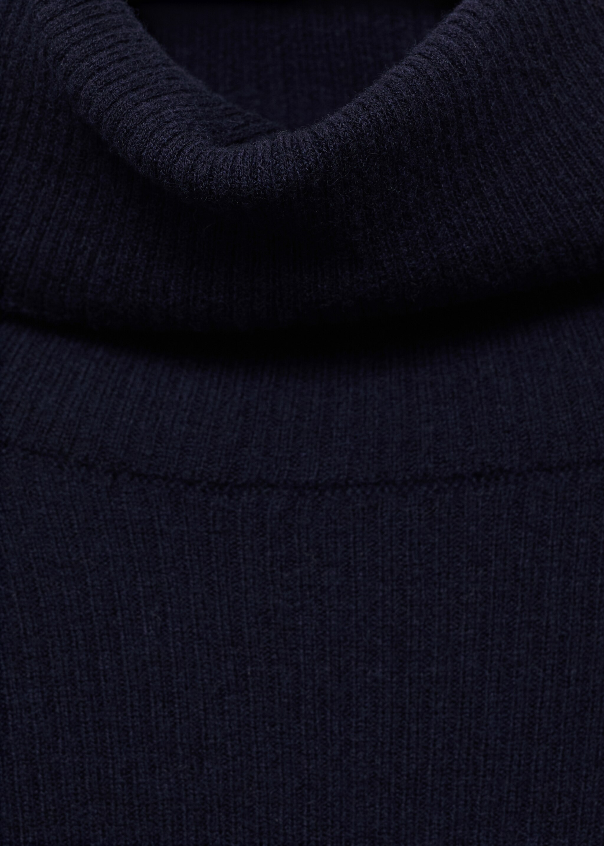Turtleneck wool sweater - Details of the article 8, Dark Navy. Ref: 17095148-00.