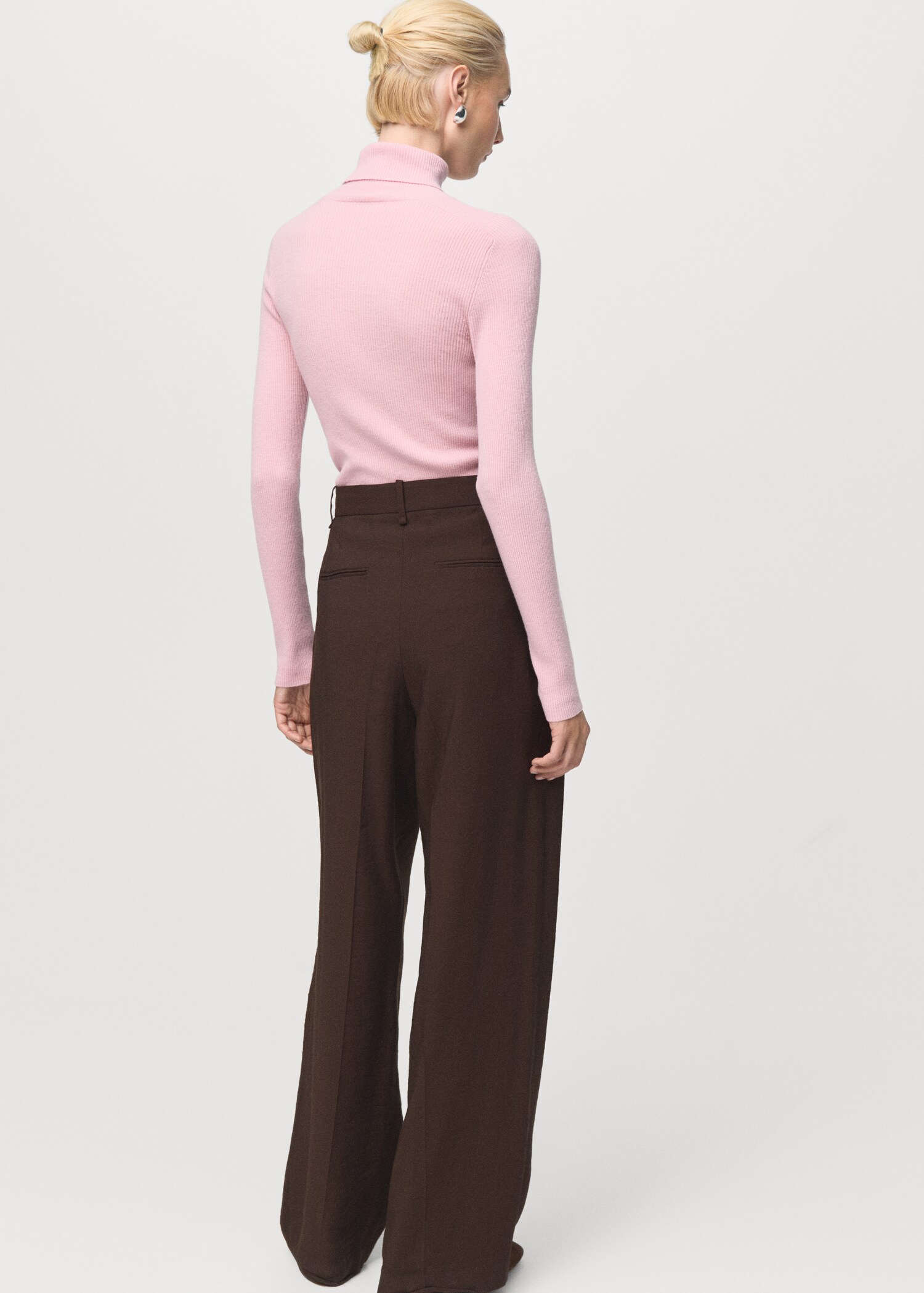 Turtleneck wool sweater - Reverse of the article