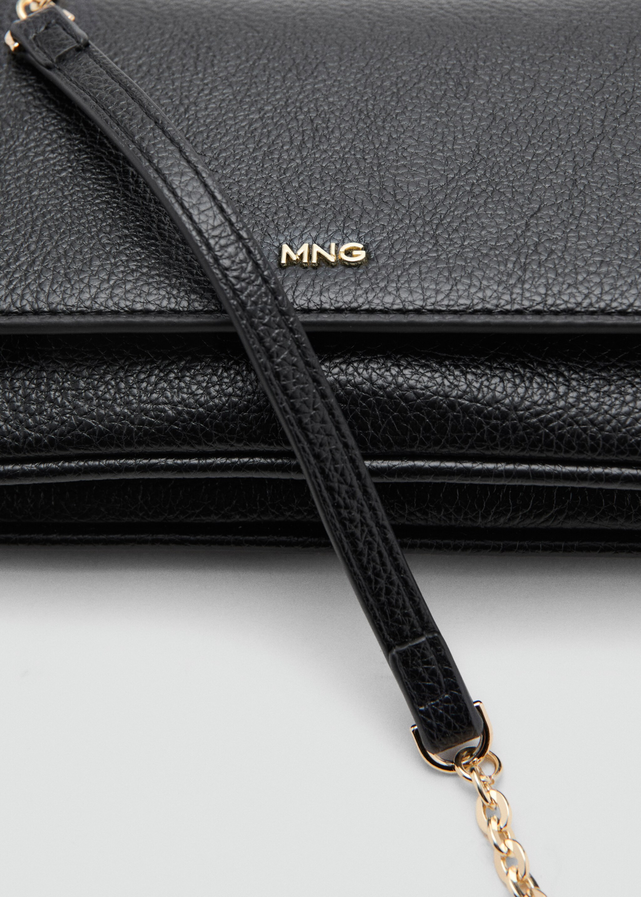 Small crossbody bag - Details of the article 1, Black. Ref: 17095150-00.