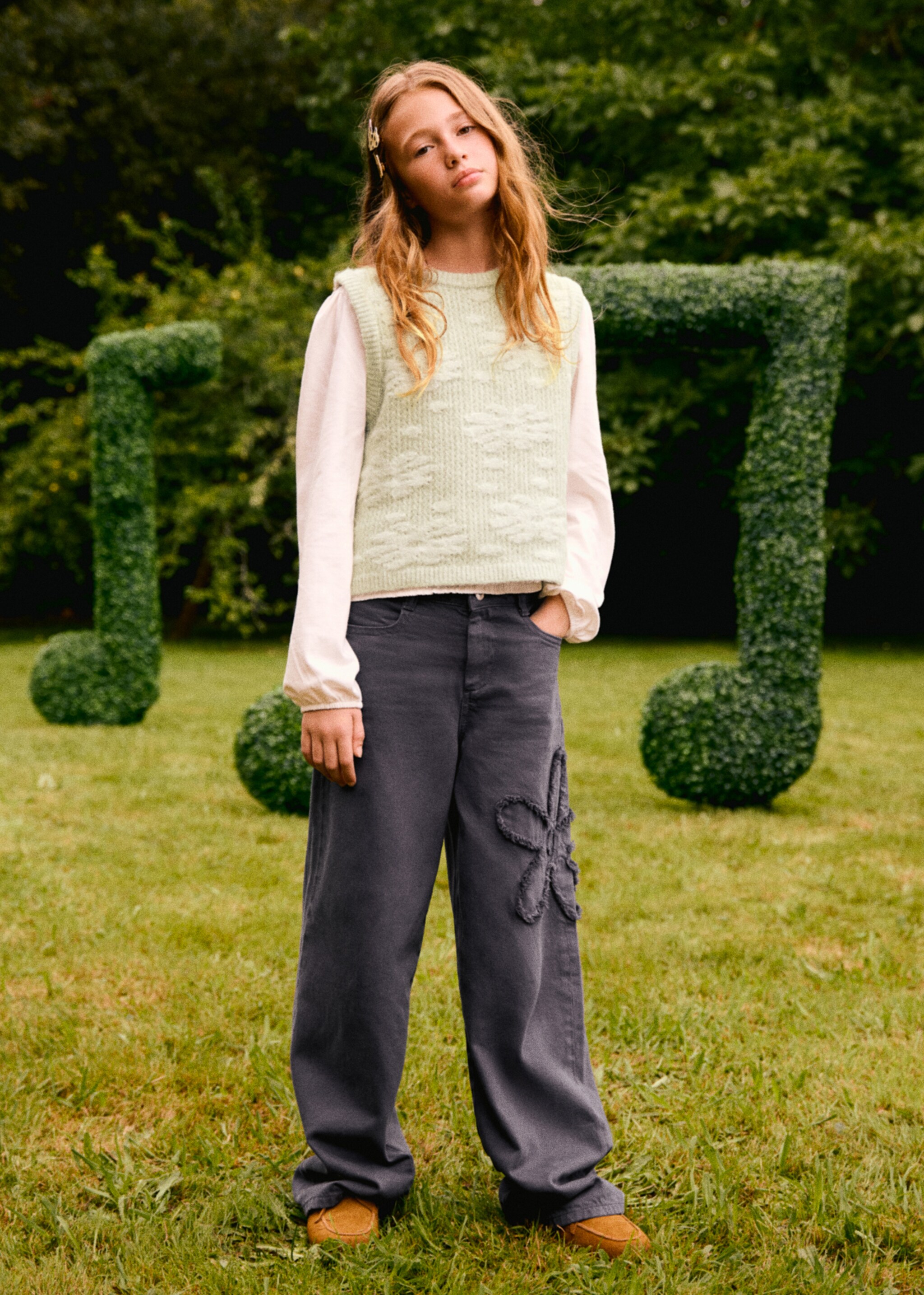 Flower-embroidered wide leg jeans - Details of the article 5, Blue. Ref: 17095151-00.