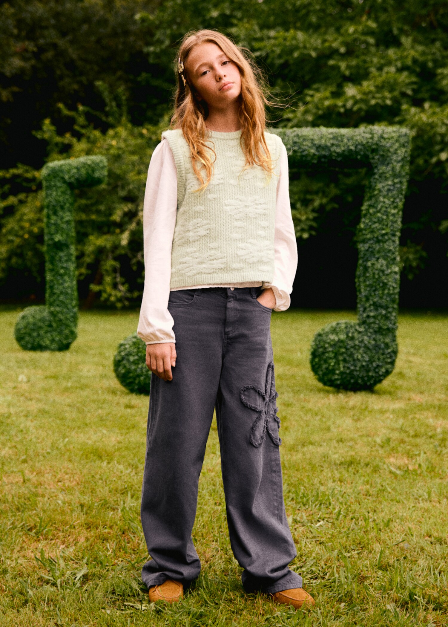 Flower-embroidered wide leg jeans - Details of the article 5
