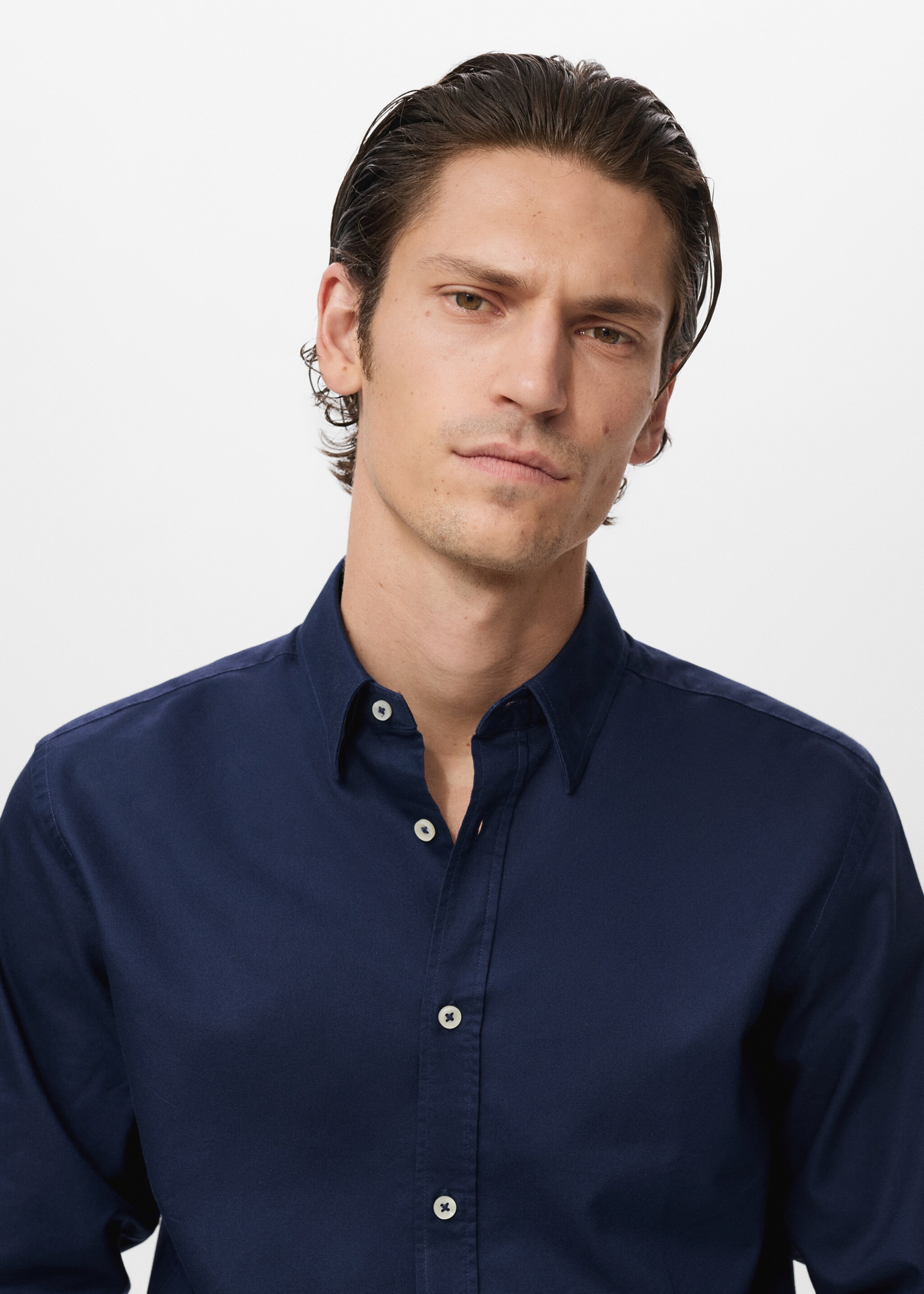 Camisa 100% cotó Òxford - Detall de l'article 2, Blau marí fosc. Ref: 17095156-00.