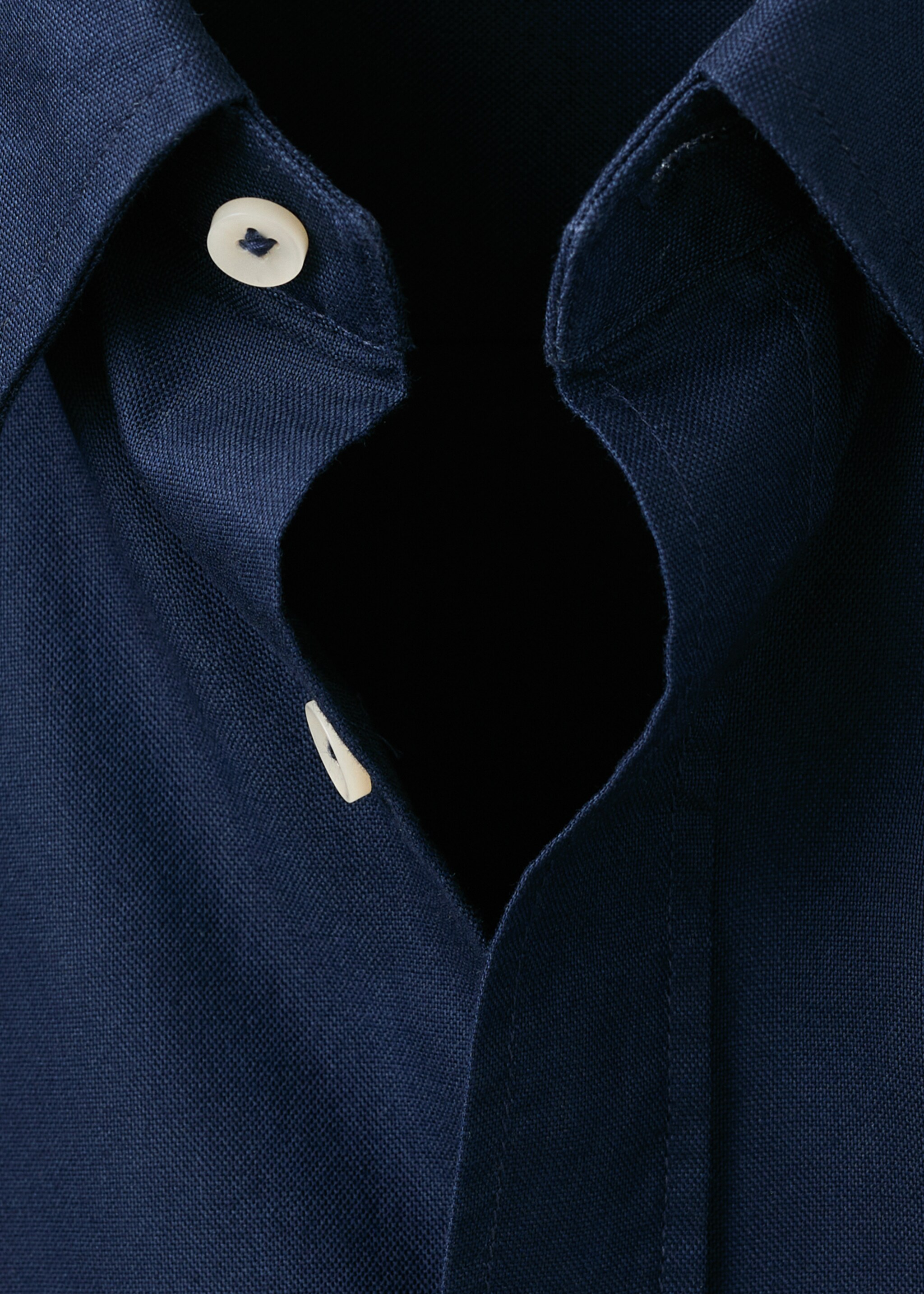 Camisa 100% cotó Òxford - Detall de l'article 8, Blau marí fosc. Ref: 17095156-00.