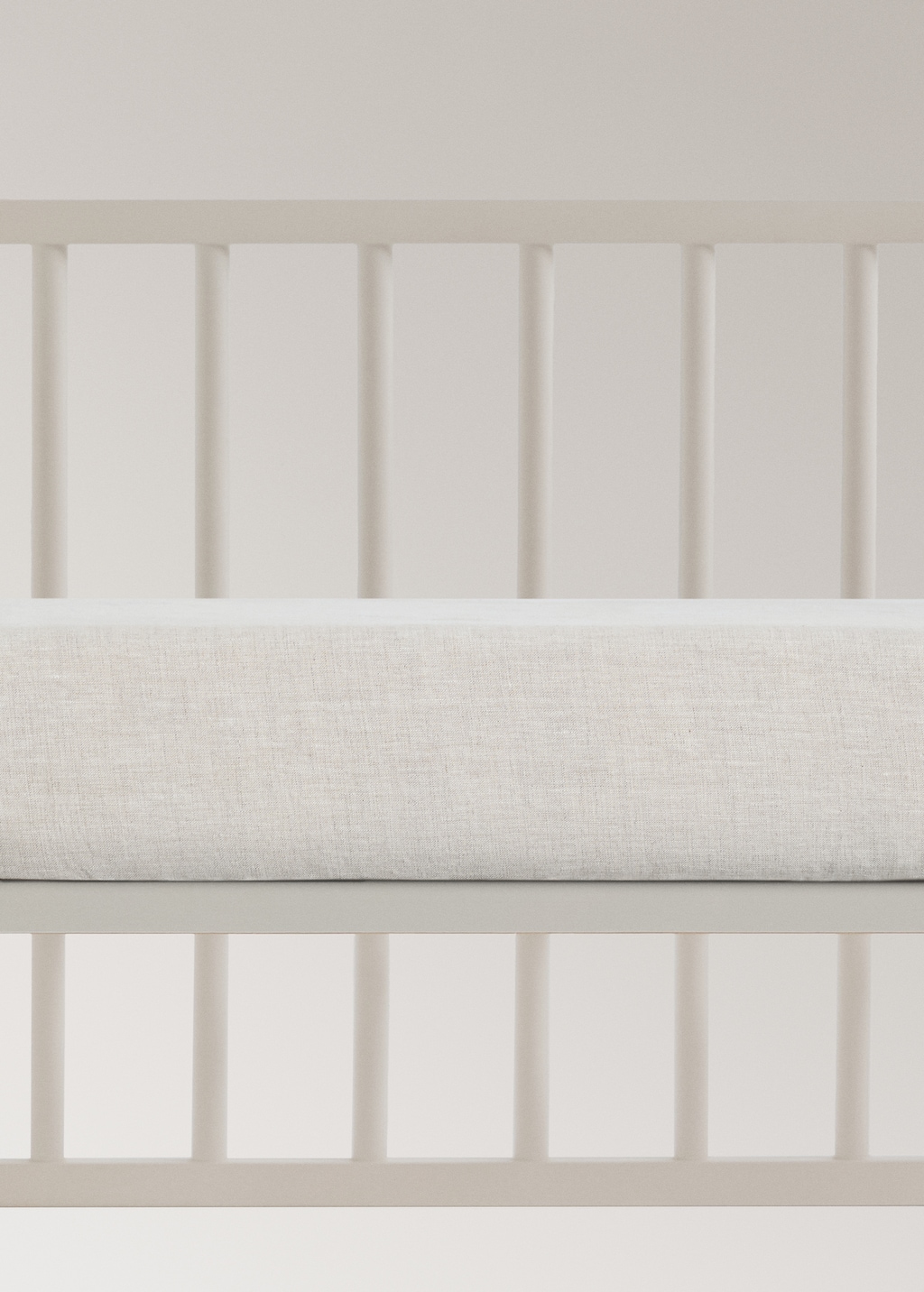 Washed linen fitted sheet for cot