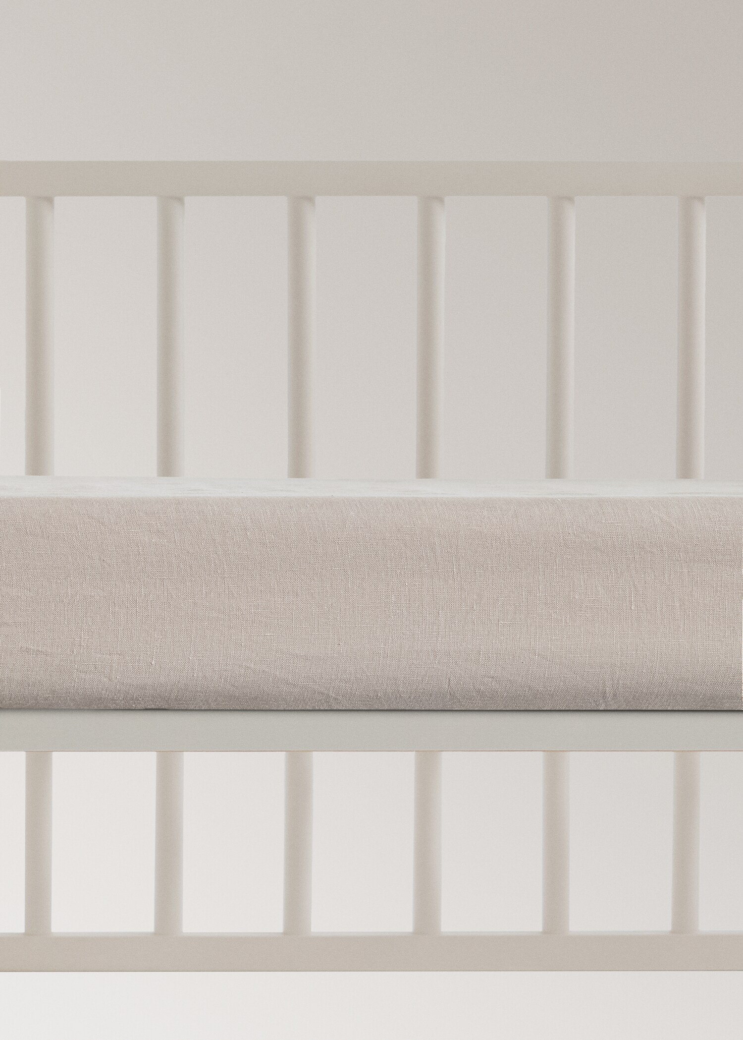 Washed linen fitted sheet with hemstitch for cot - Article without model