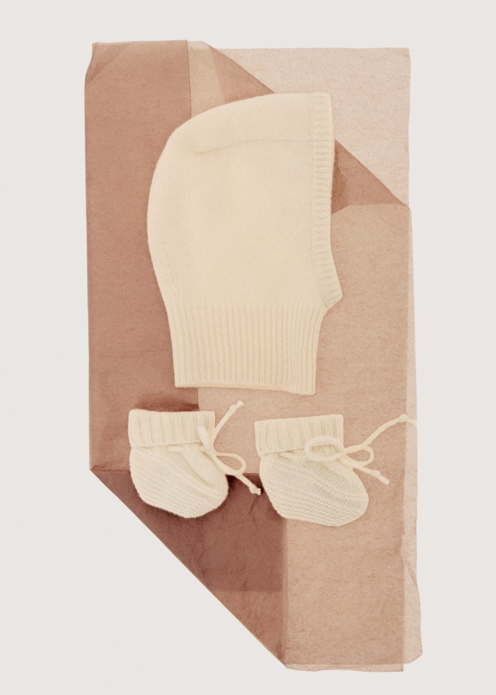Knitted booties with bow - Details of the article 7, Ecru. Ref: 17095166-00.