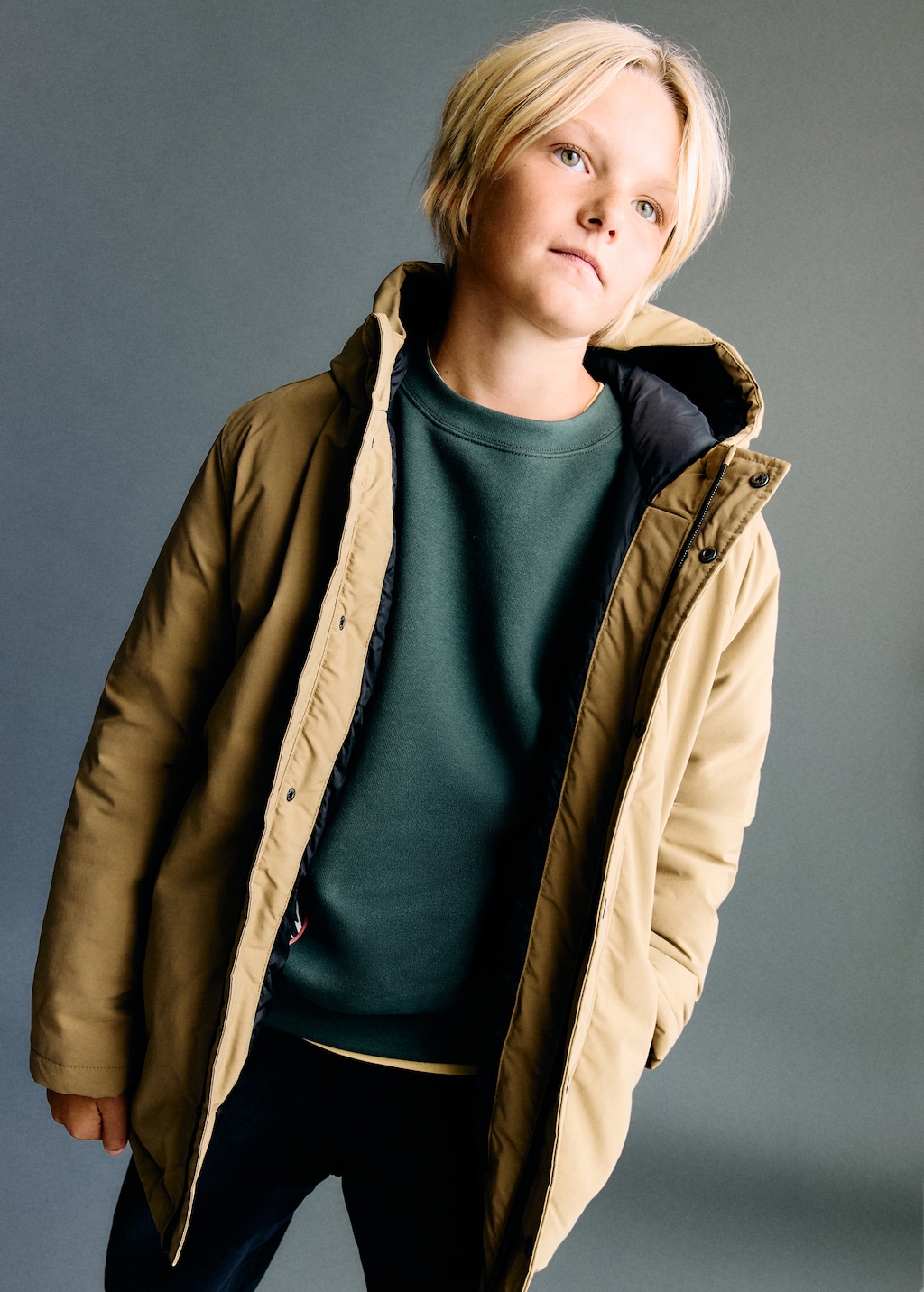 Hooded anorak with buttons