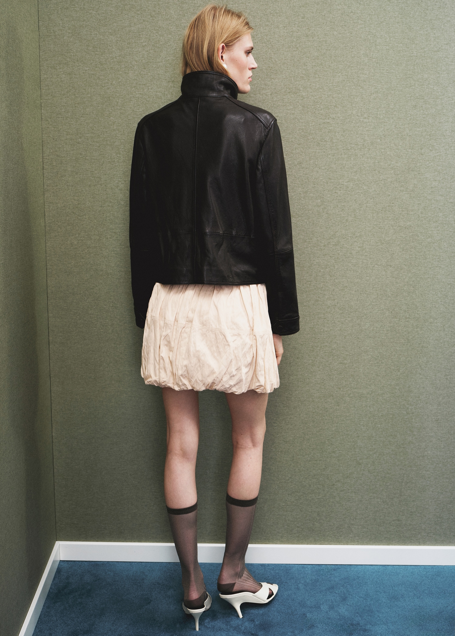High collar leather jacket - Reverse of the article
