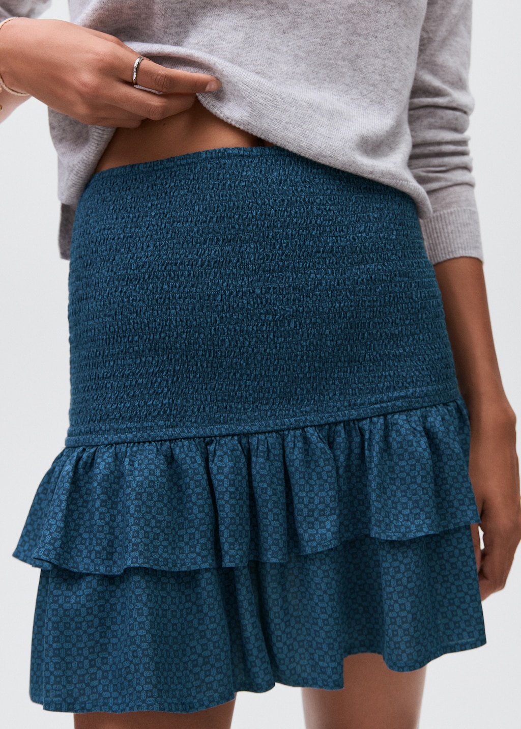 Gathered skirt with ruffles