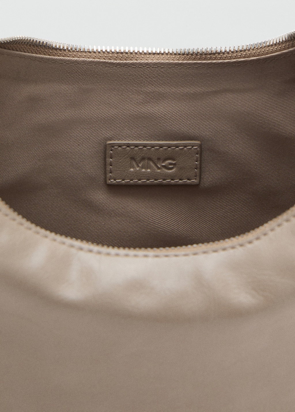 Medium oval shoulder bag