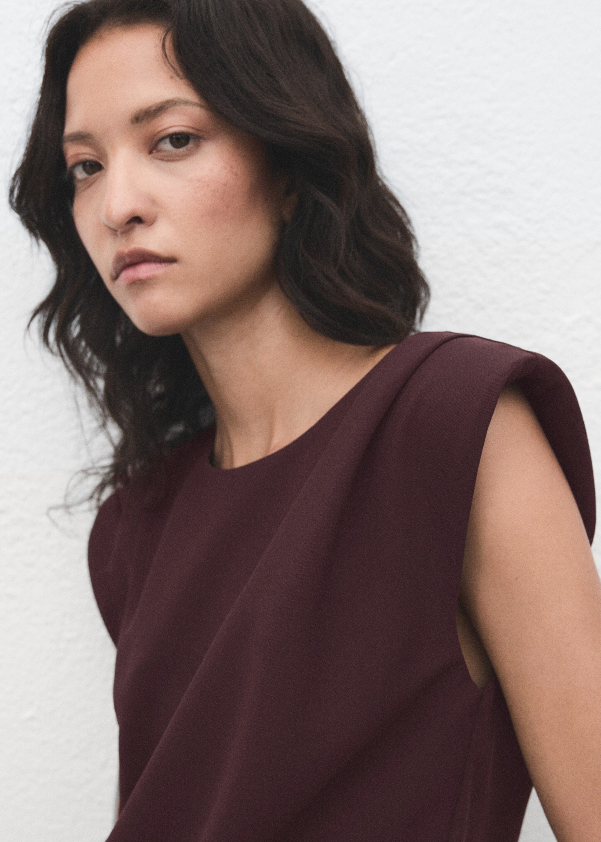 Ruched blouse with shoulder pads - Details of the article 1, Chocolate. Ref: 17095803-00.