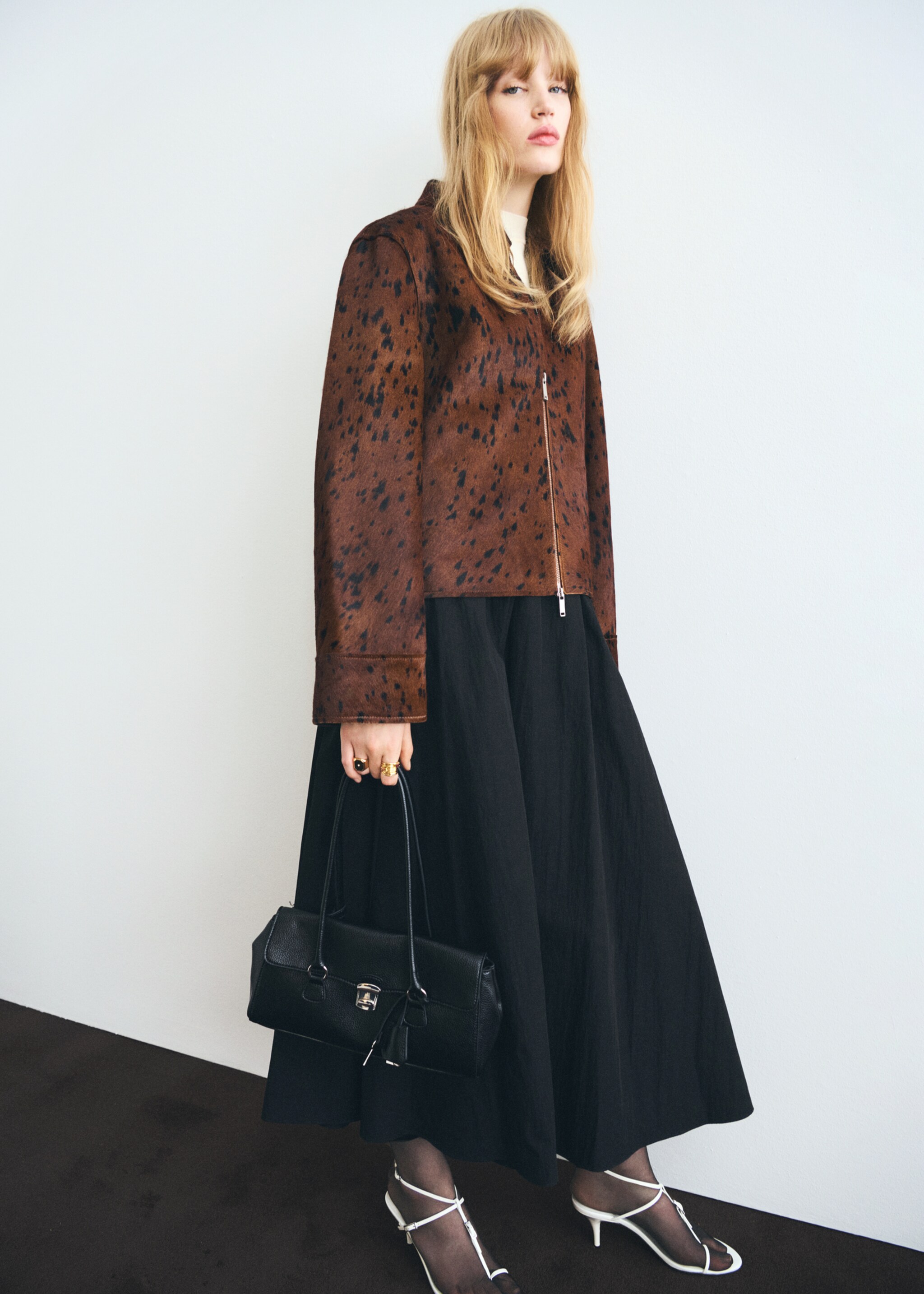 100% leather fur jacket - Details of the article 1, Medium Brown. Ref: 17095804-00.