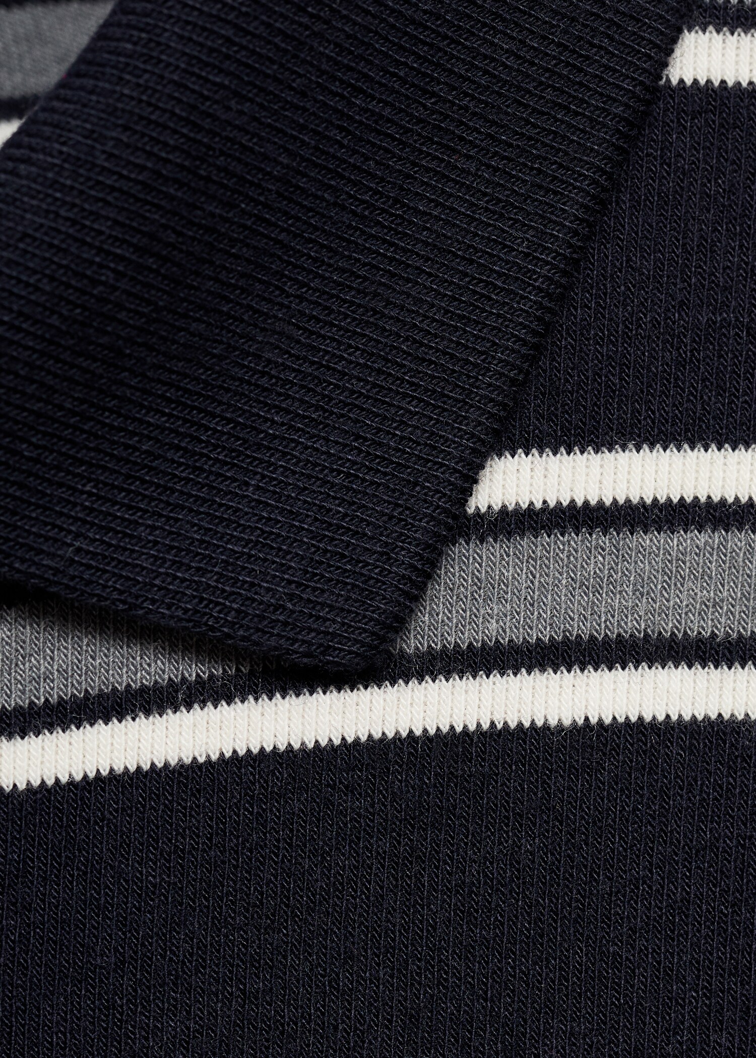 T-shirt col polo à rayures - Détail de l'article 8