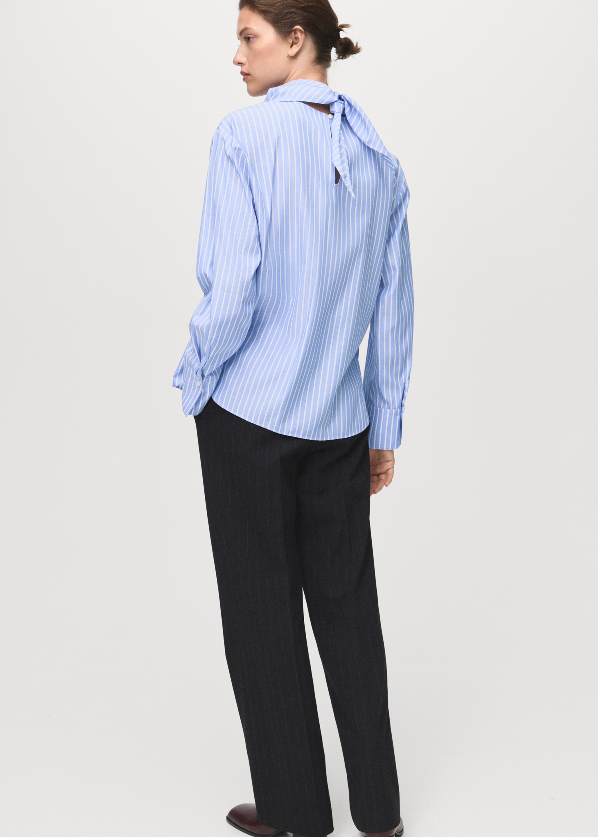 Blusa rayas pañuelo - Reverso del artículo, Azul celeste. Ref: 17095808-00.