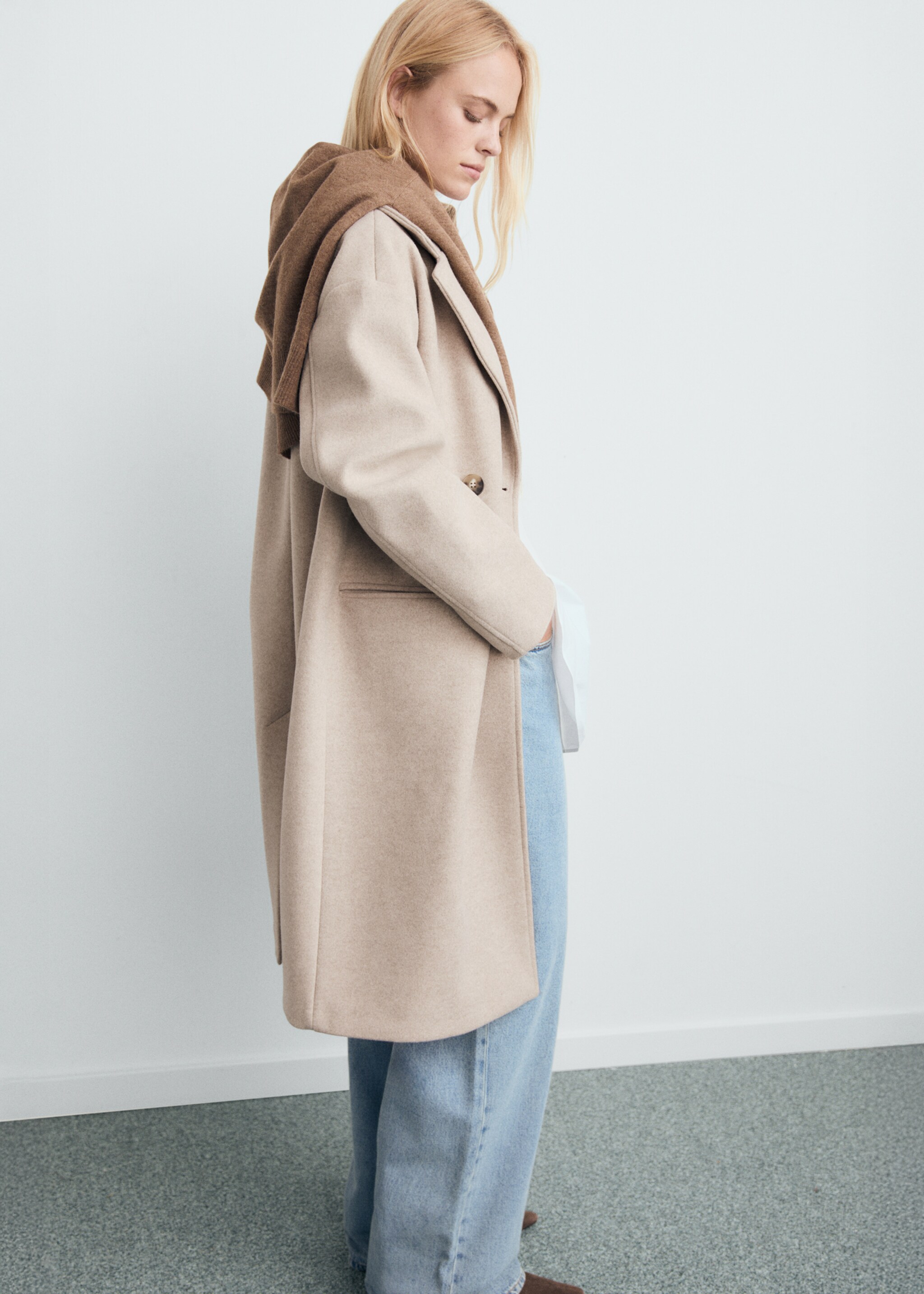 Double-breasted midi coat - Details of the article 2, Medium Brown. Ref: 17095812-00.