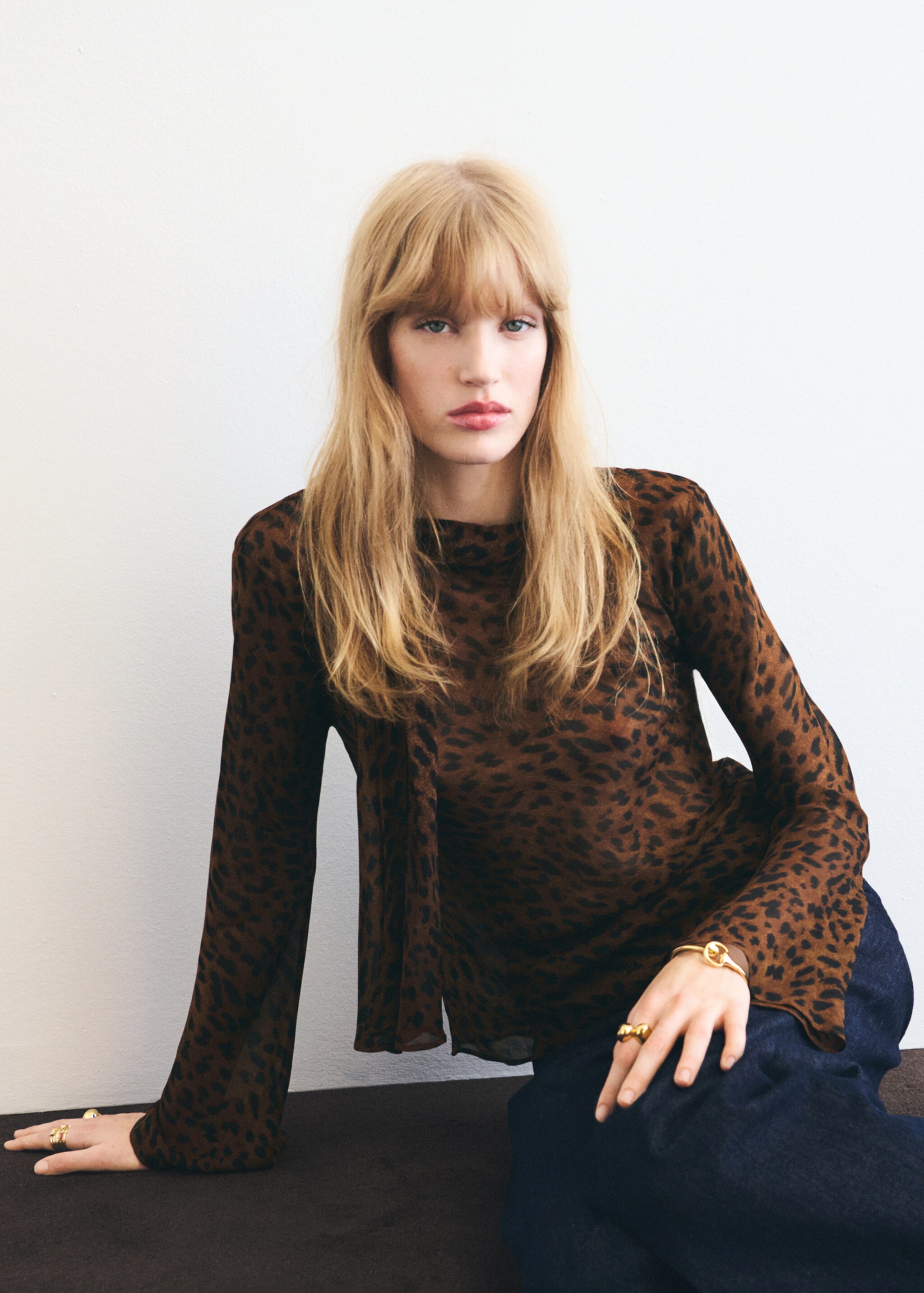 Blouse léopard foulard - Plan moyen, Noir. Ref: 17095813-00.