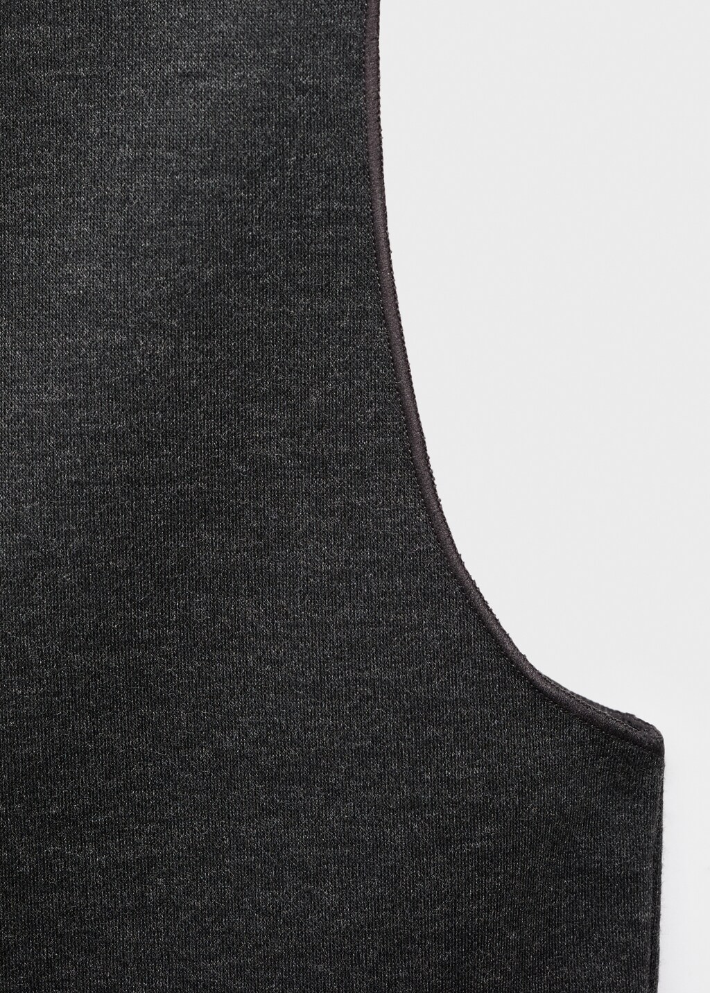Round neck buttoned vest - image 5