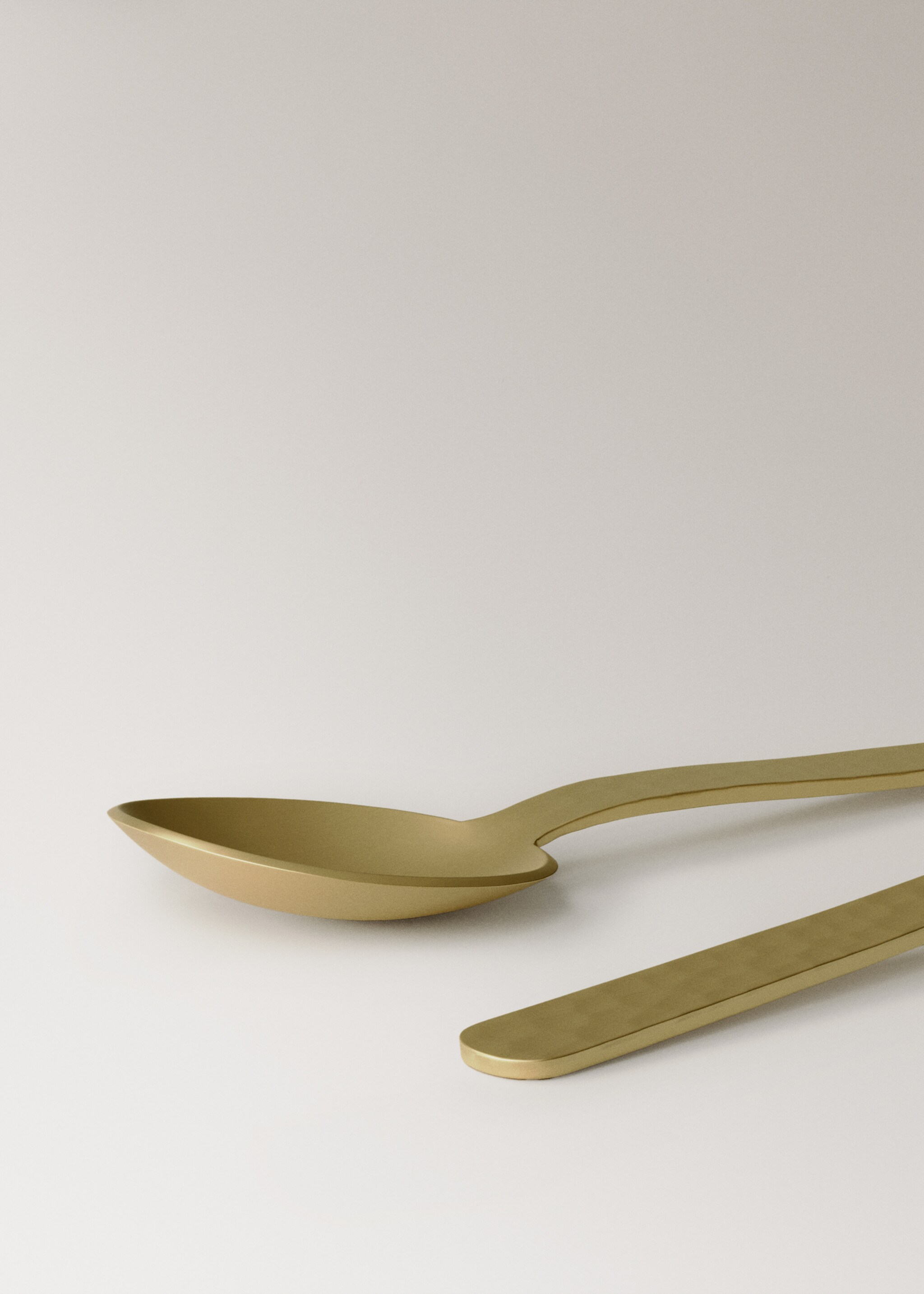 Set of 4 hammered stainless steel dessert spoons - Details of the article 2, Gold. Ref: 17095821-00.