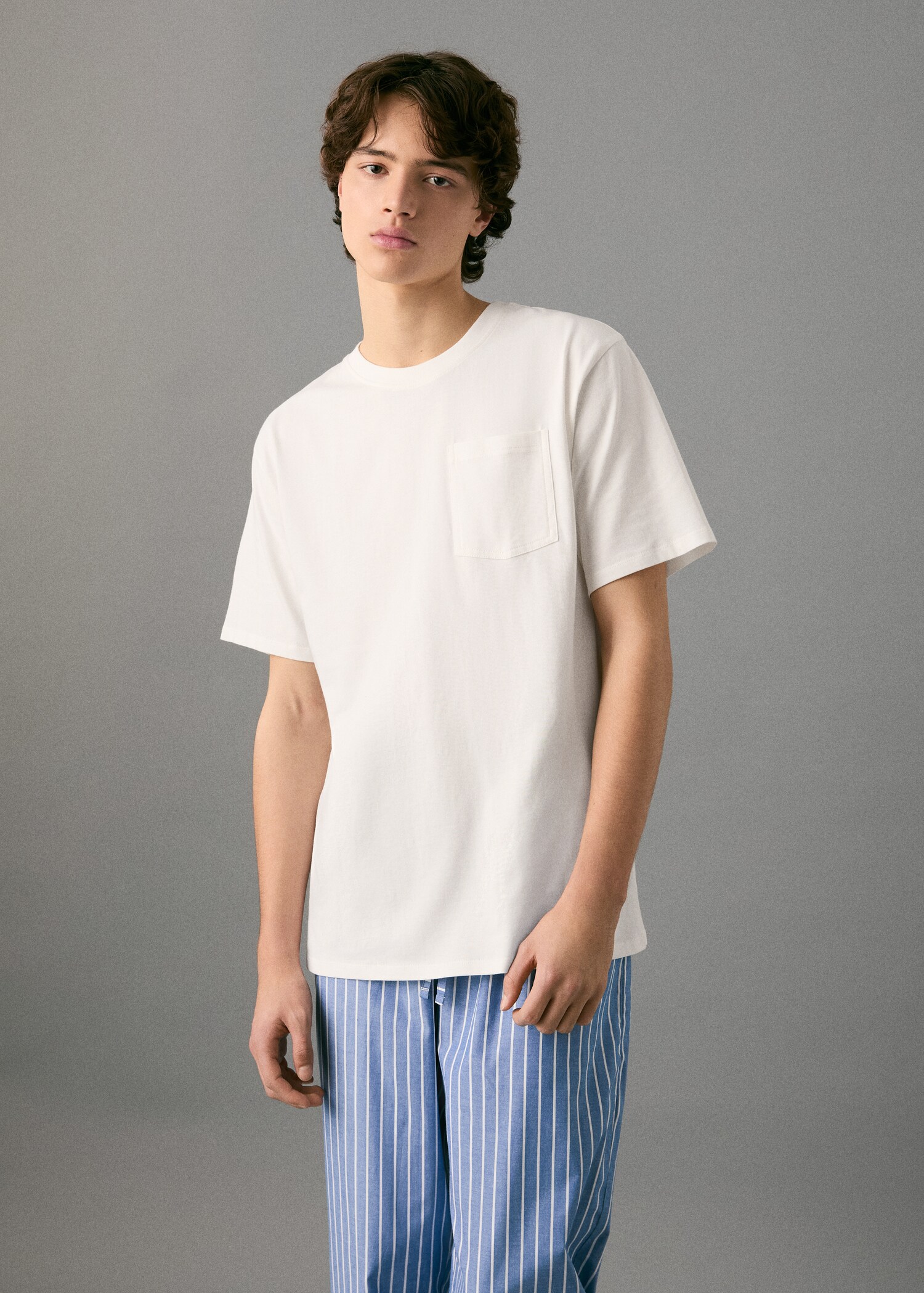 Striped long pyjamas - Medium plane