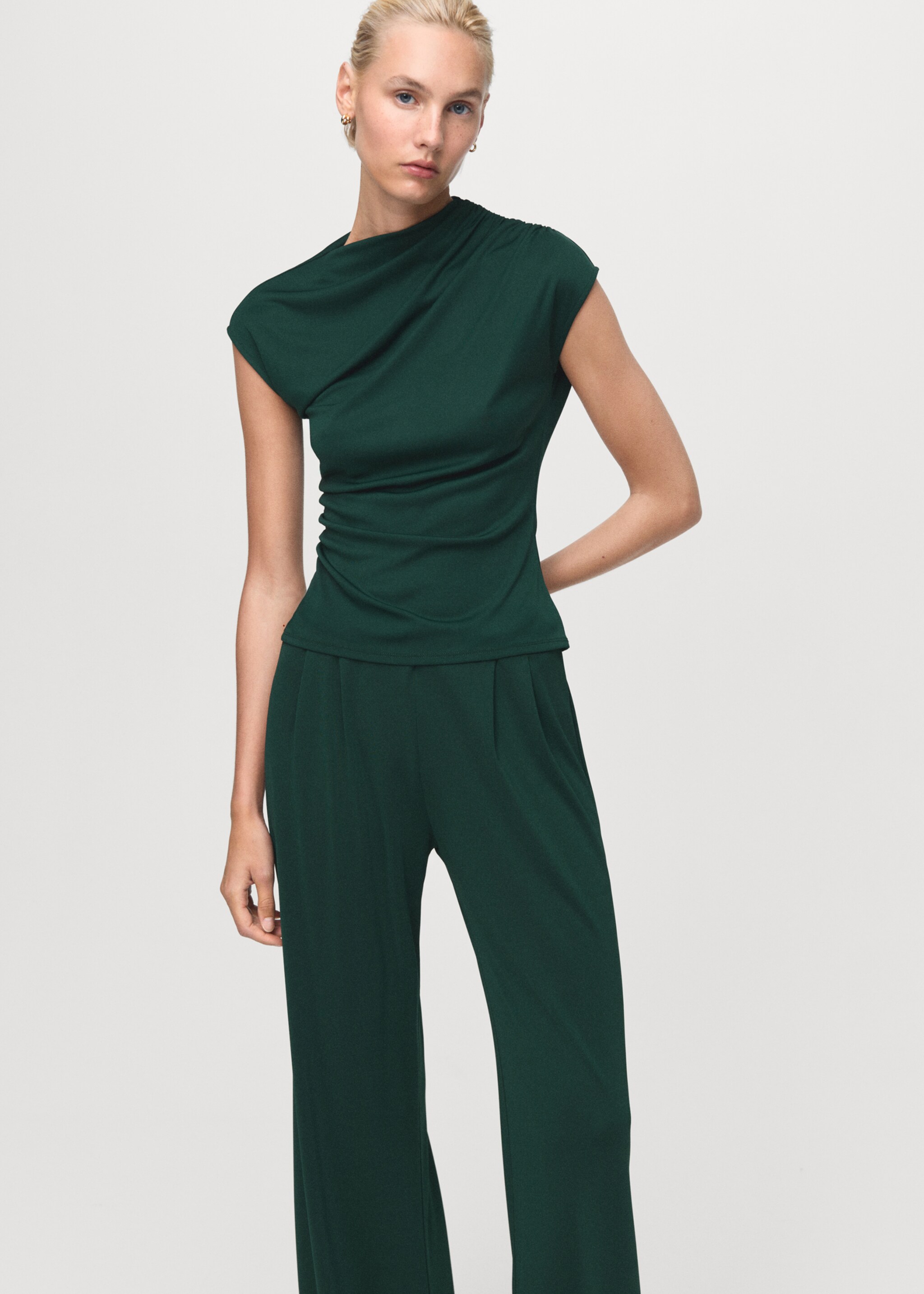 Dart palazzo trousers - Details of the article 1, Dark Green. Ref: 17095826-00.