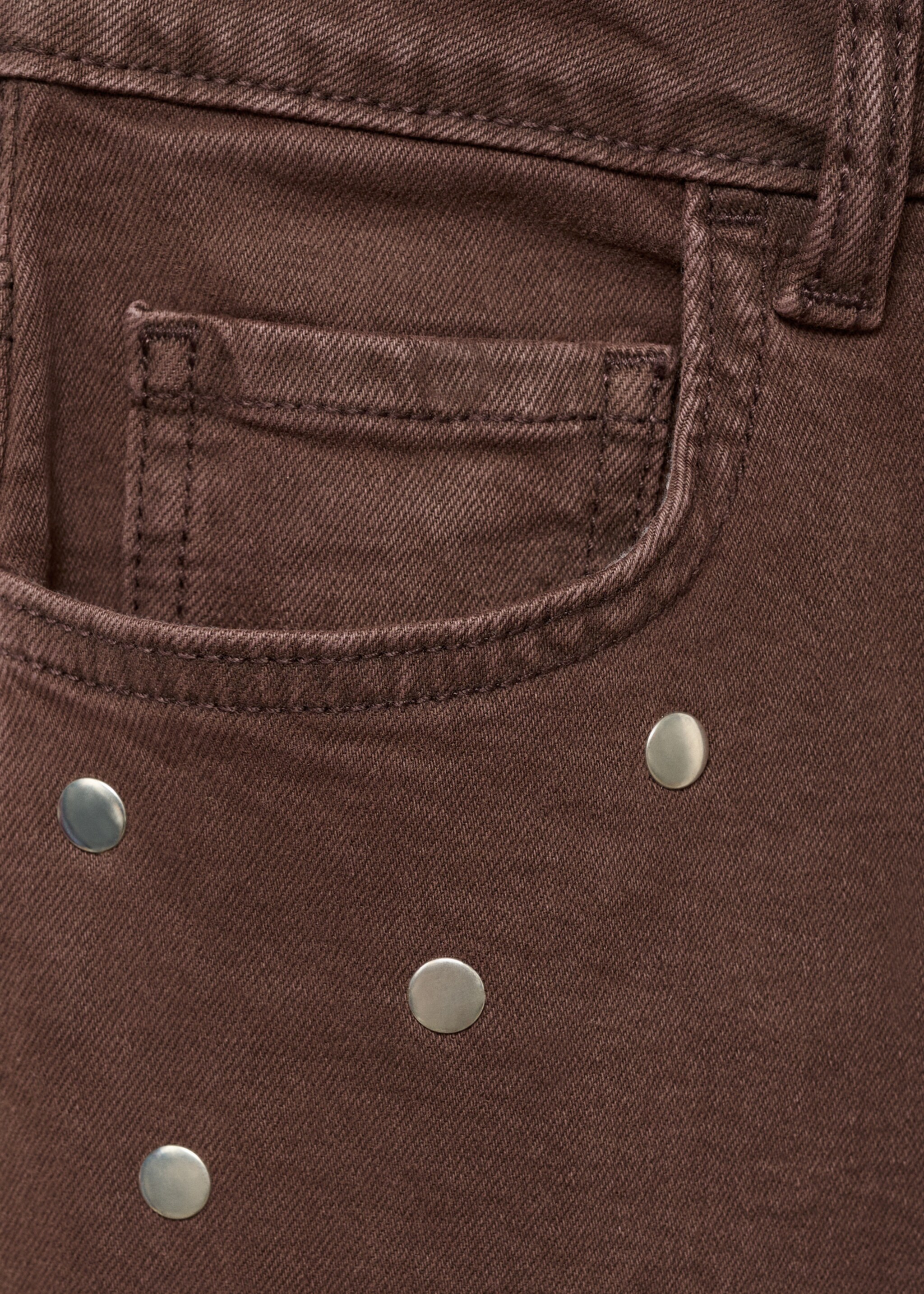 Jean droit rivets - Détail de l'article 0, Chocolat. Ref: 17095974-00.
