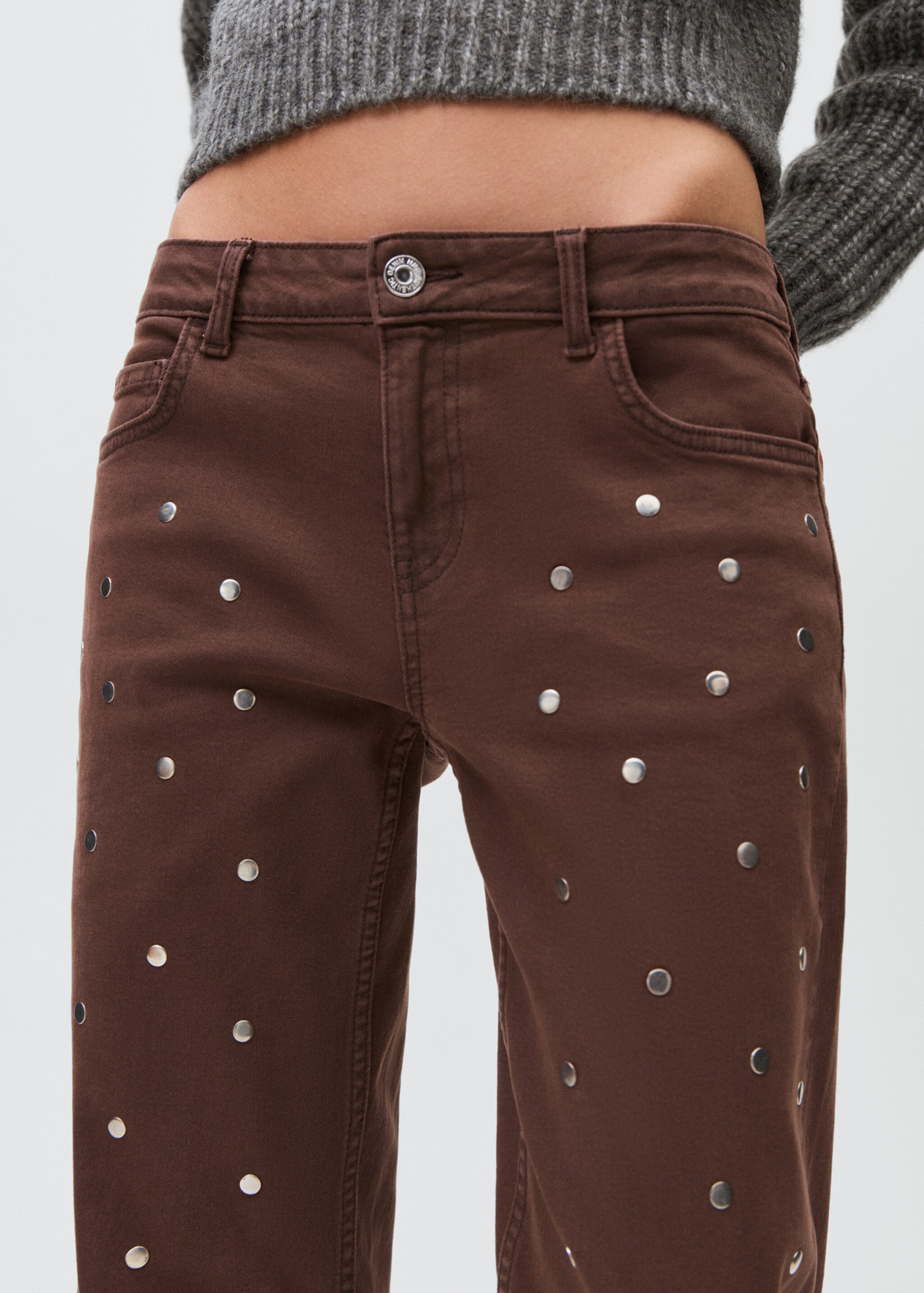 Jean droit rivets - Détail de l'article 6, Chocolat. Ref: 17095974-00.