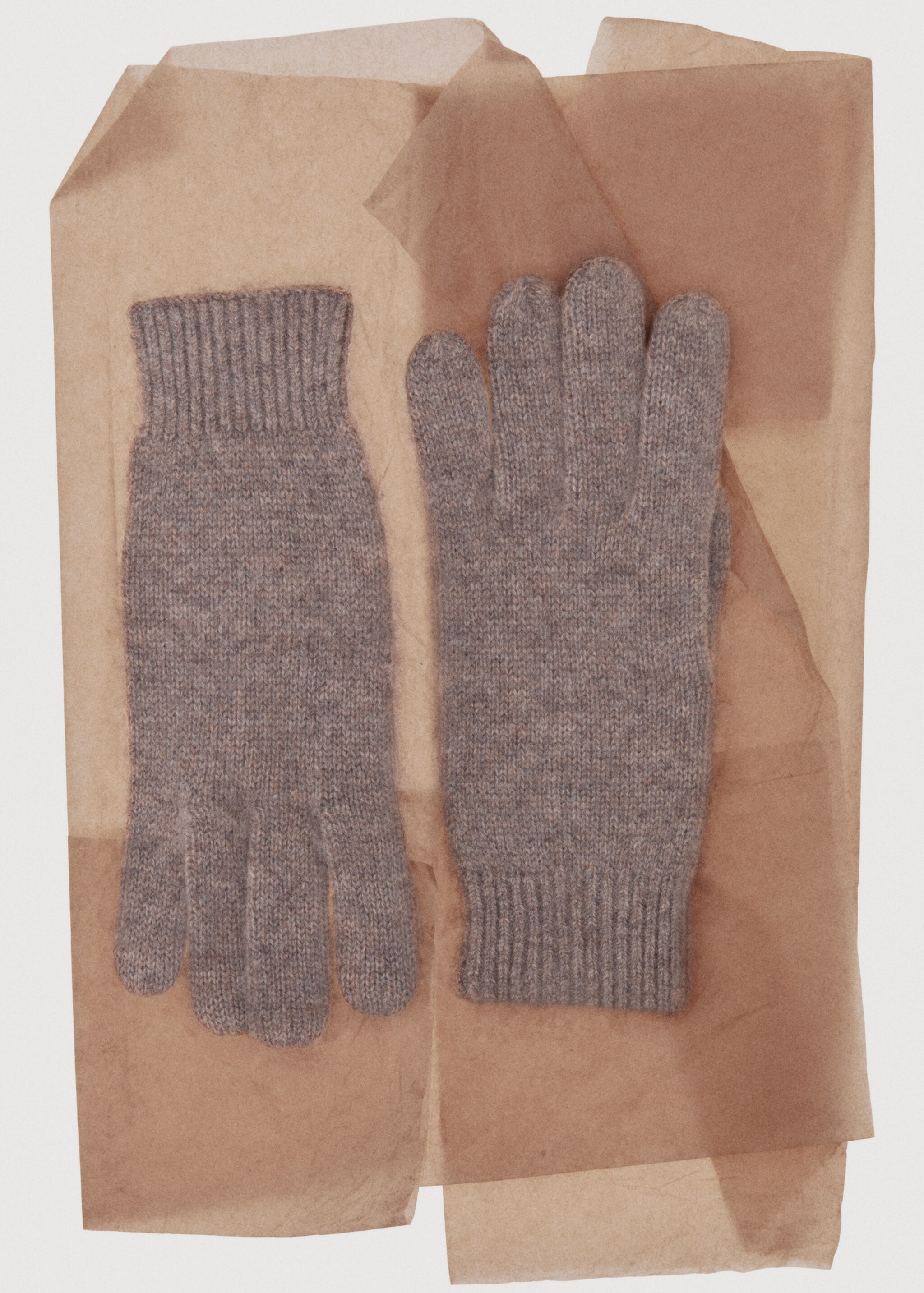 100% Cashmere gloves - Details of the article 7, Medium Brown. Ref: 17095975-00.