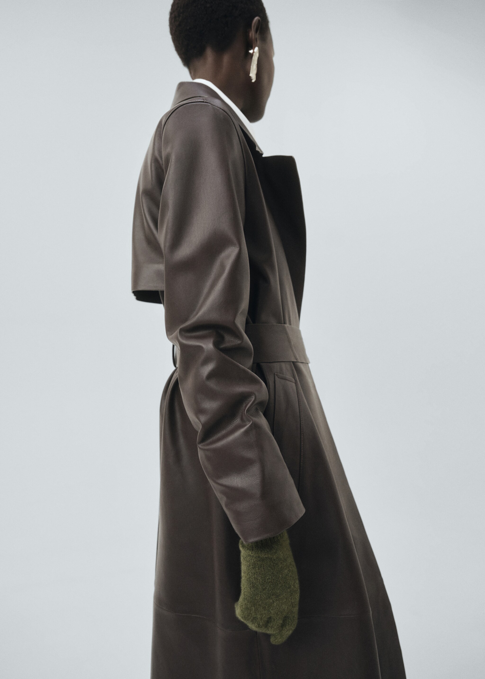 100% Cashmere gloves - Details of the article 9, Medium Green. Ref: 17095975-00.