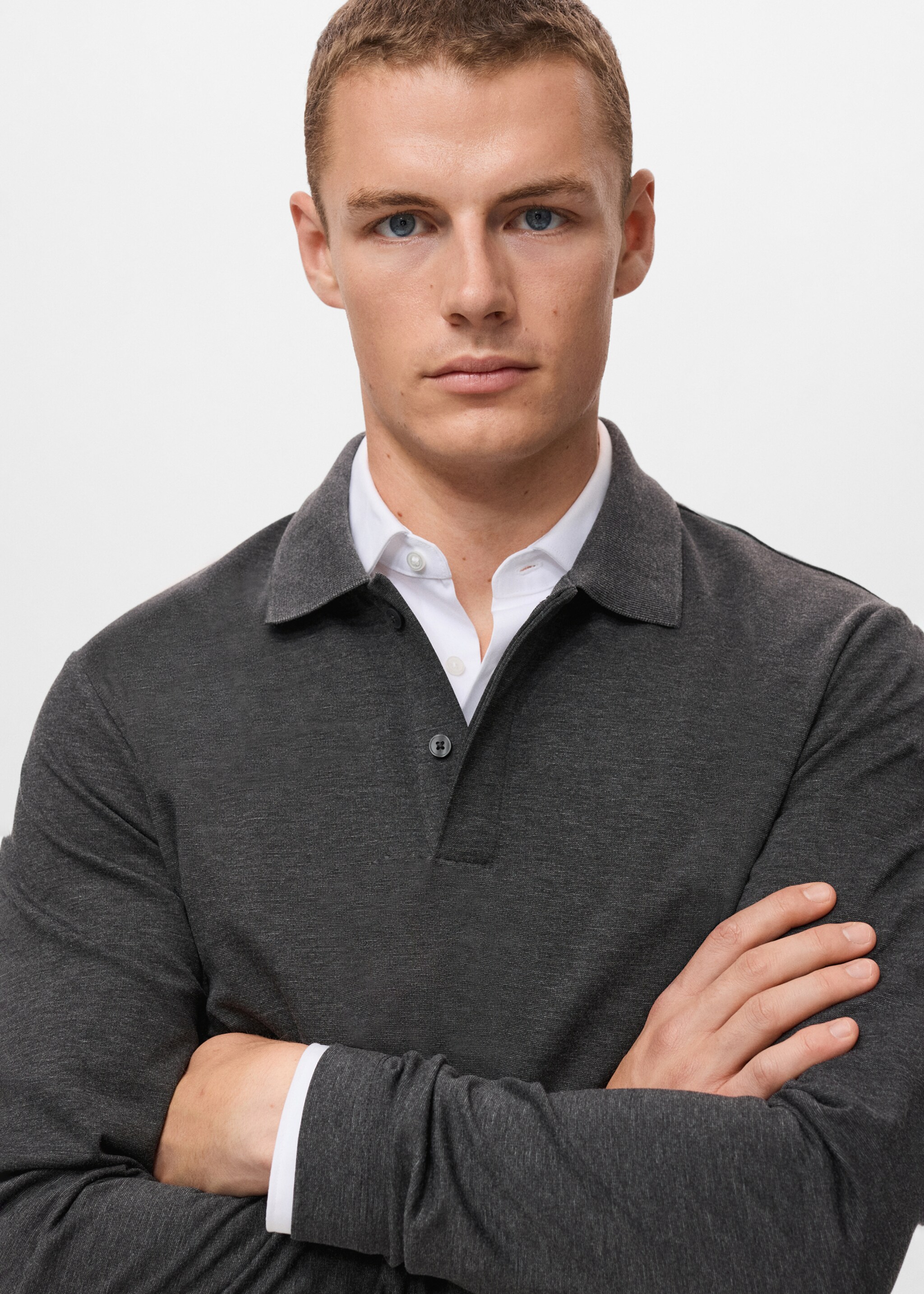 Jersey polo punto regular fit - Detalle del artículo 1, Gris oscuro vigoré. Ref: 17095976-00.
