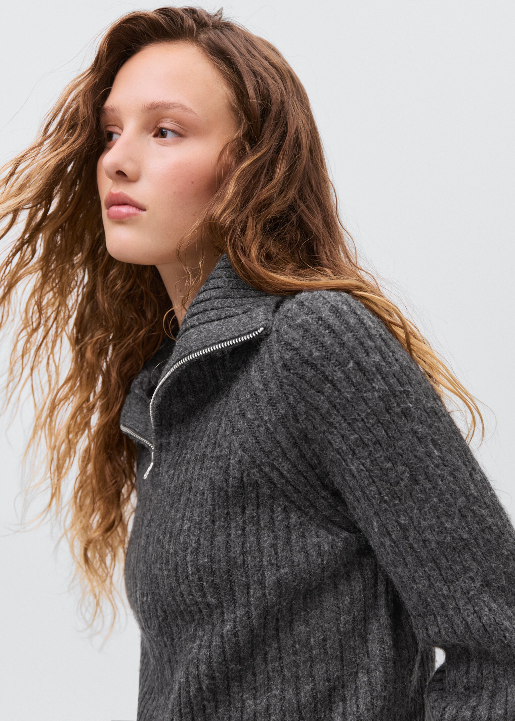 Zipped knit cardigan - Details of the article 1, Dark Heather Grey. Ref: 17096330-00.
