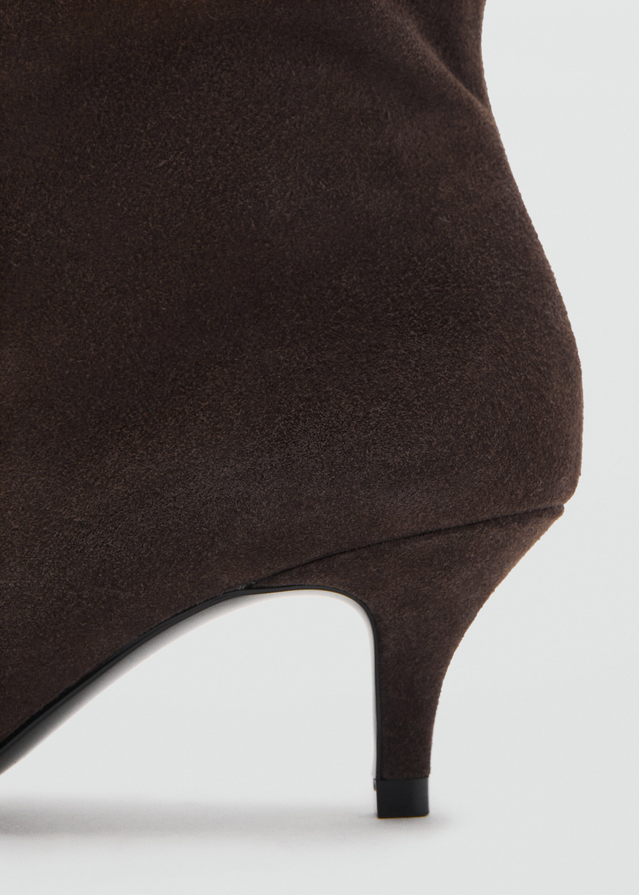 Suede ankle boot with kitten heel - Details of the article 1, Chocolate. Ref: 17096341-00.