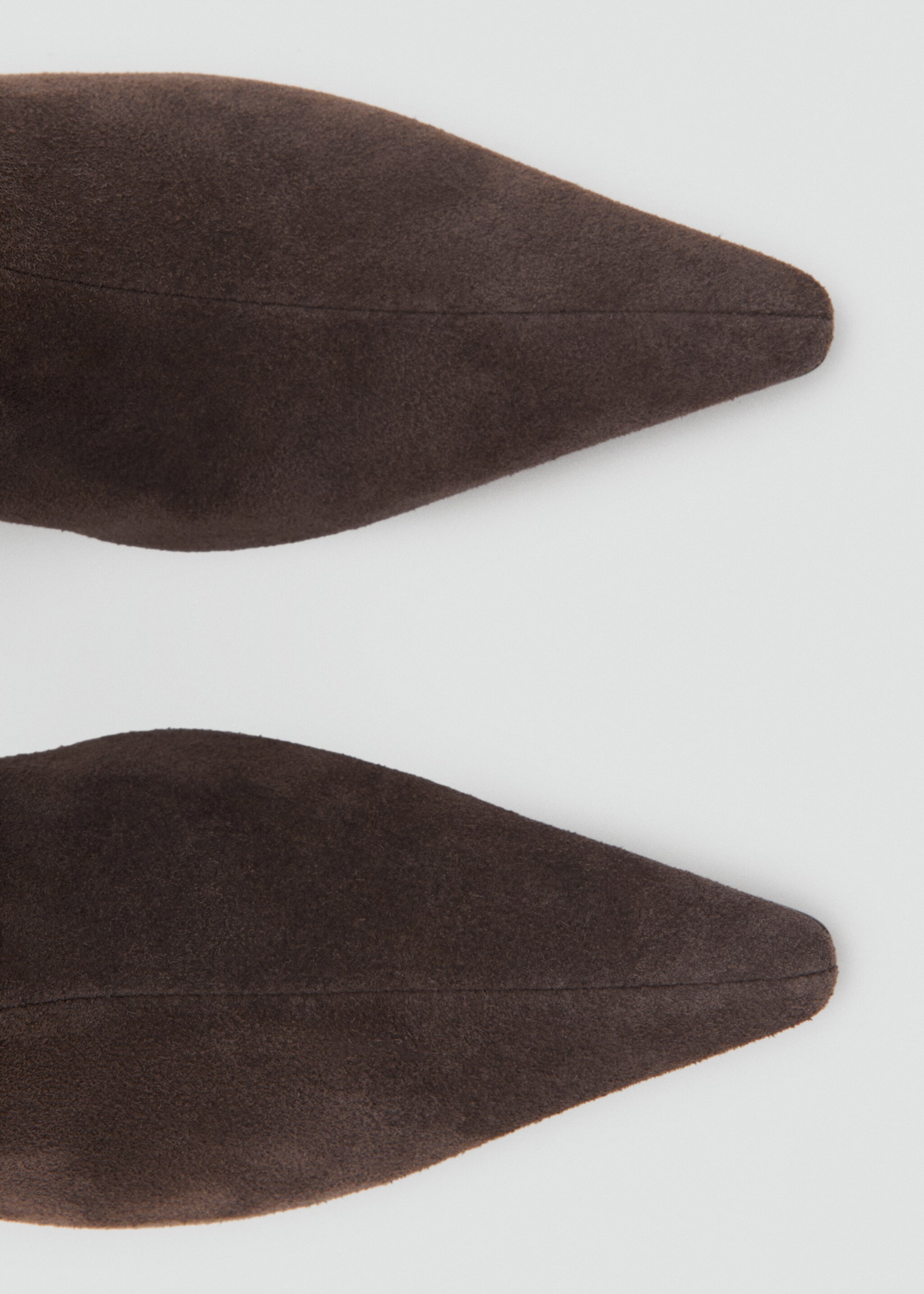 Suede ankle boot with kitten heel - Details of the article 2, Chocolate. Ref: 17096341-00.