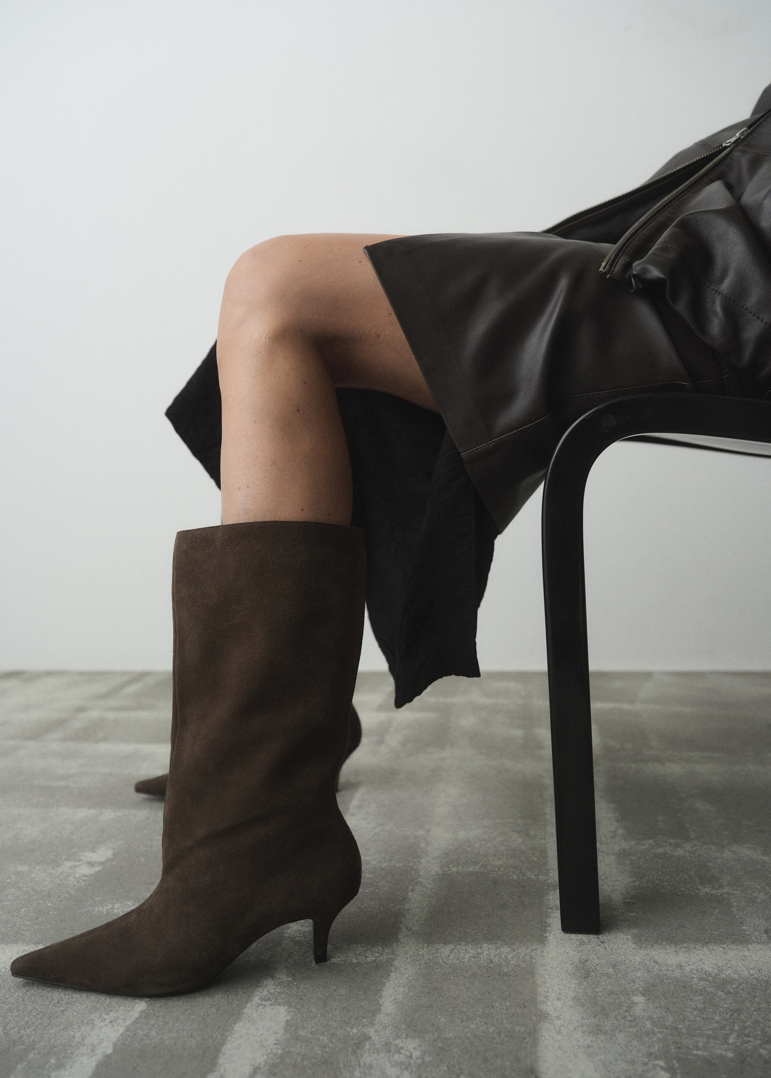 Suède laarzen met kittenheels Dames MANGO Nederland