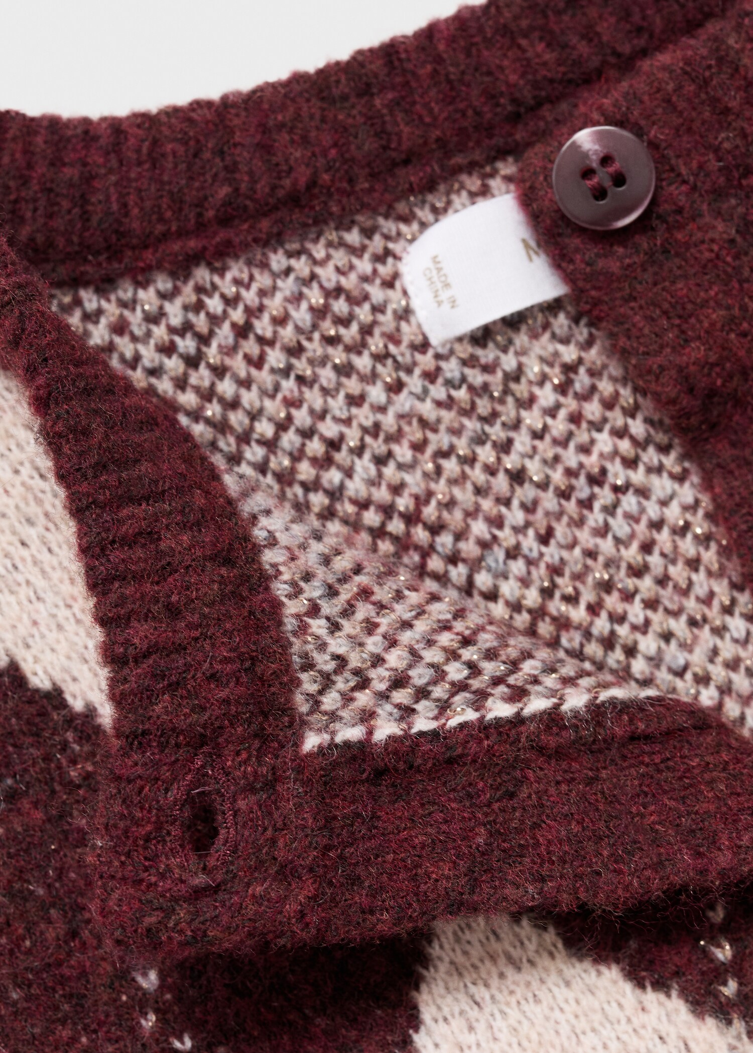 Knitted cardigan with diamonds - Details of the article 8
