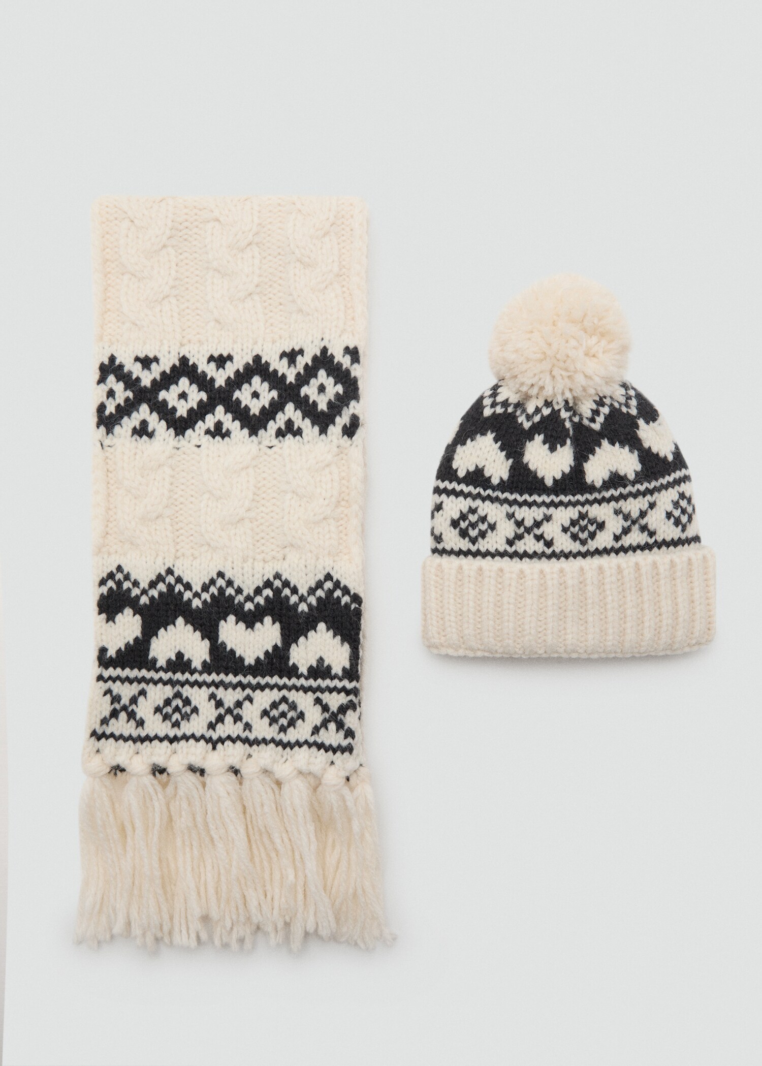Knitted pom-pom hat - Details of the article 2