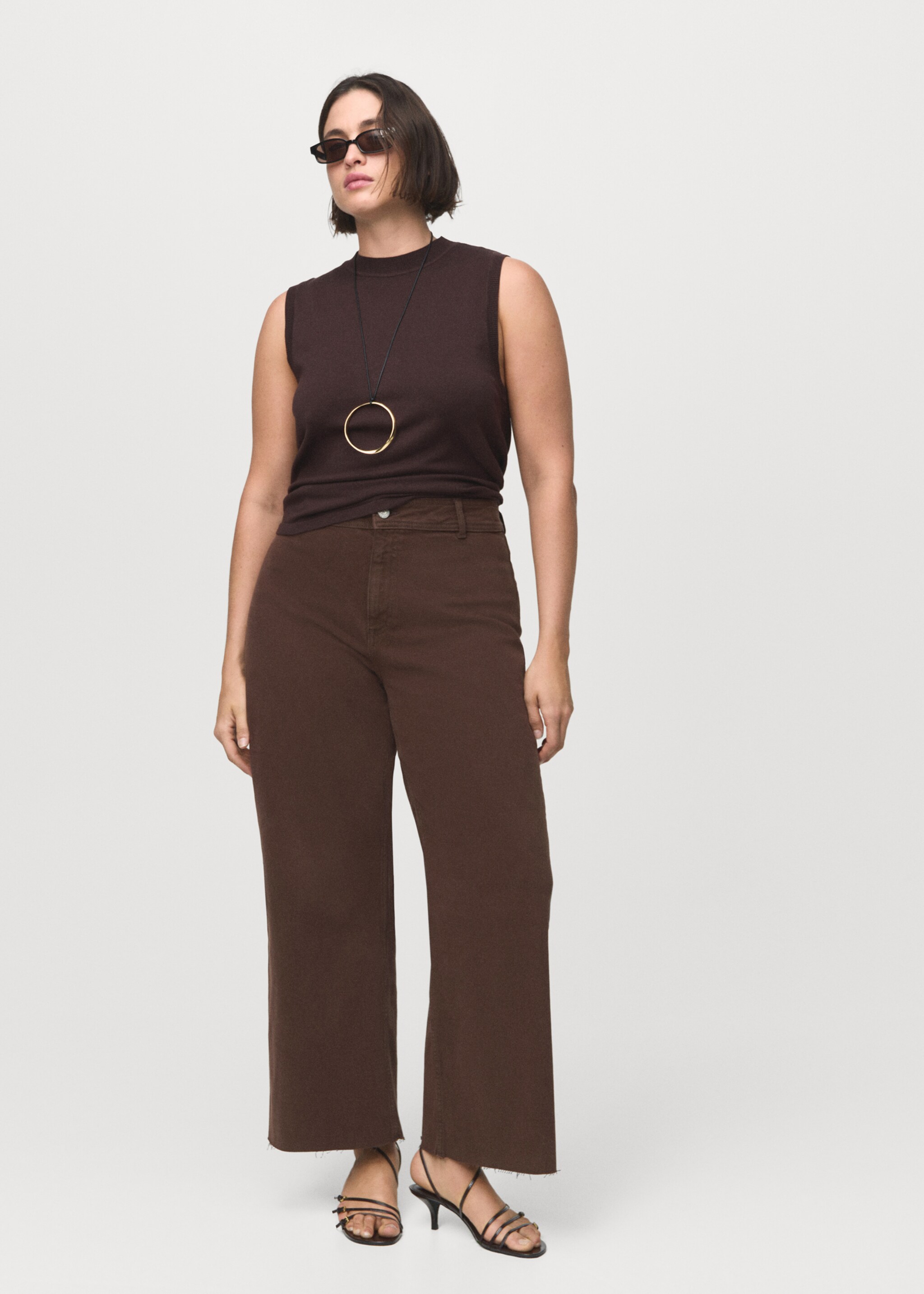 Jean style jupe-culotte Catherin taille haute - Détail de l'article 3, Chocolat. Ref: 17096349-00.